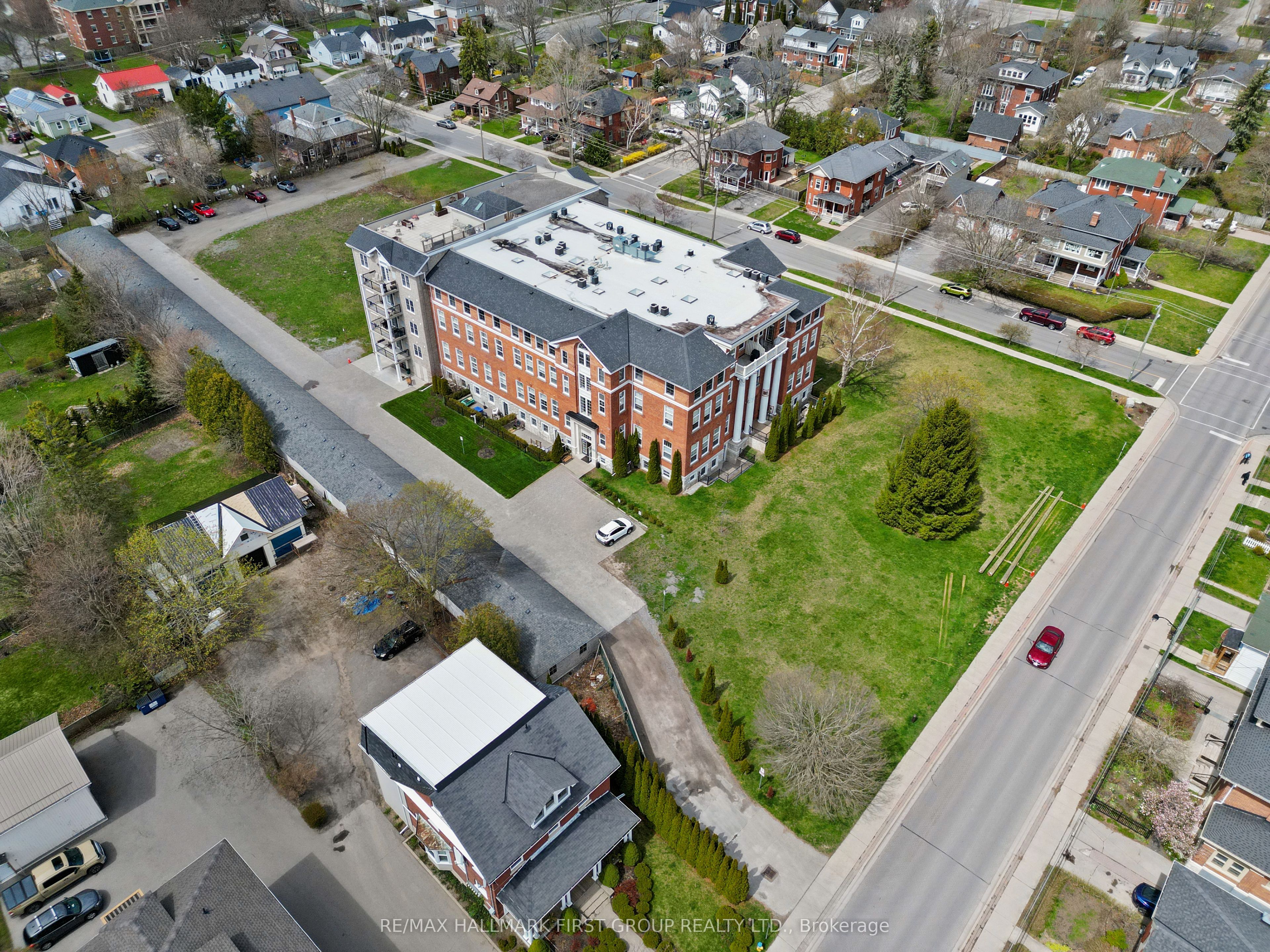 323 George Street 104 Property Photo 40