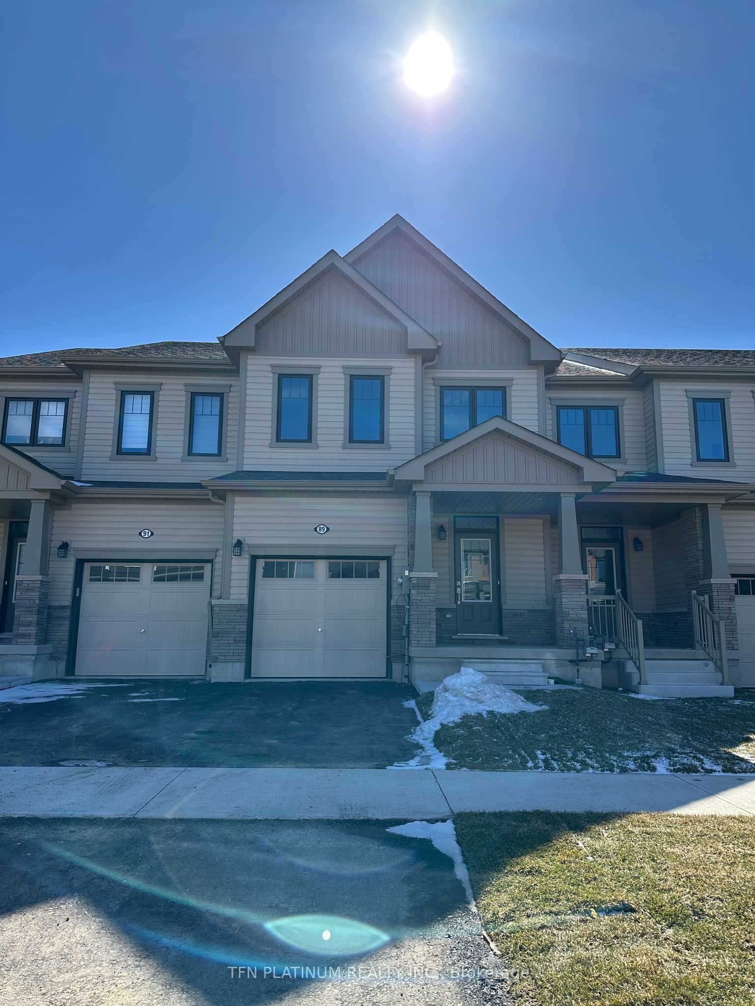 89 Selection Hts Property Photo
