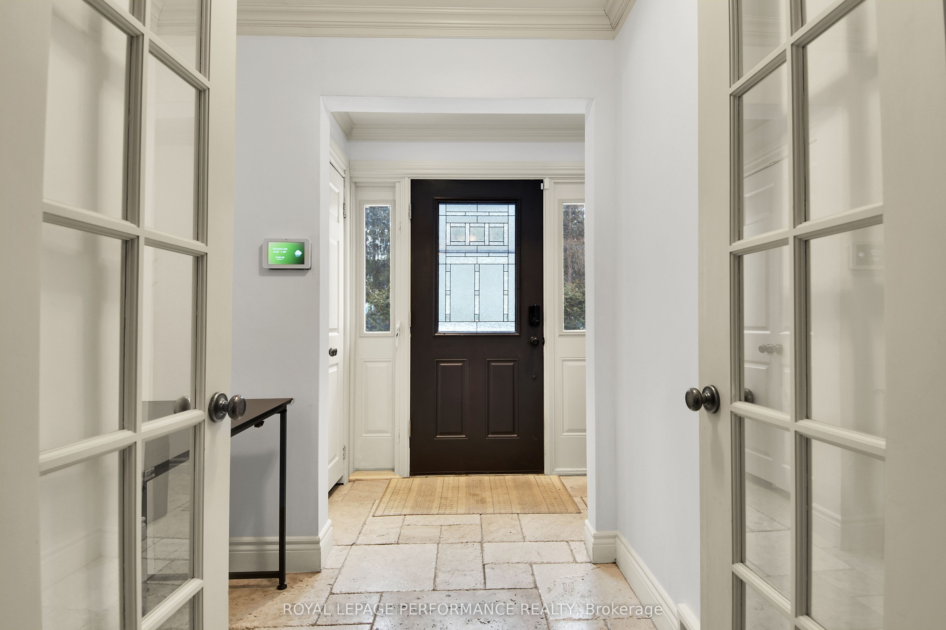 125 Lansdowne Road S Property Photo 3