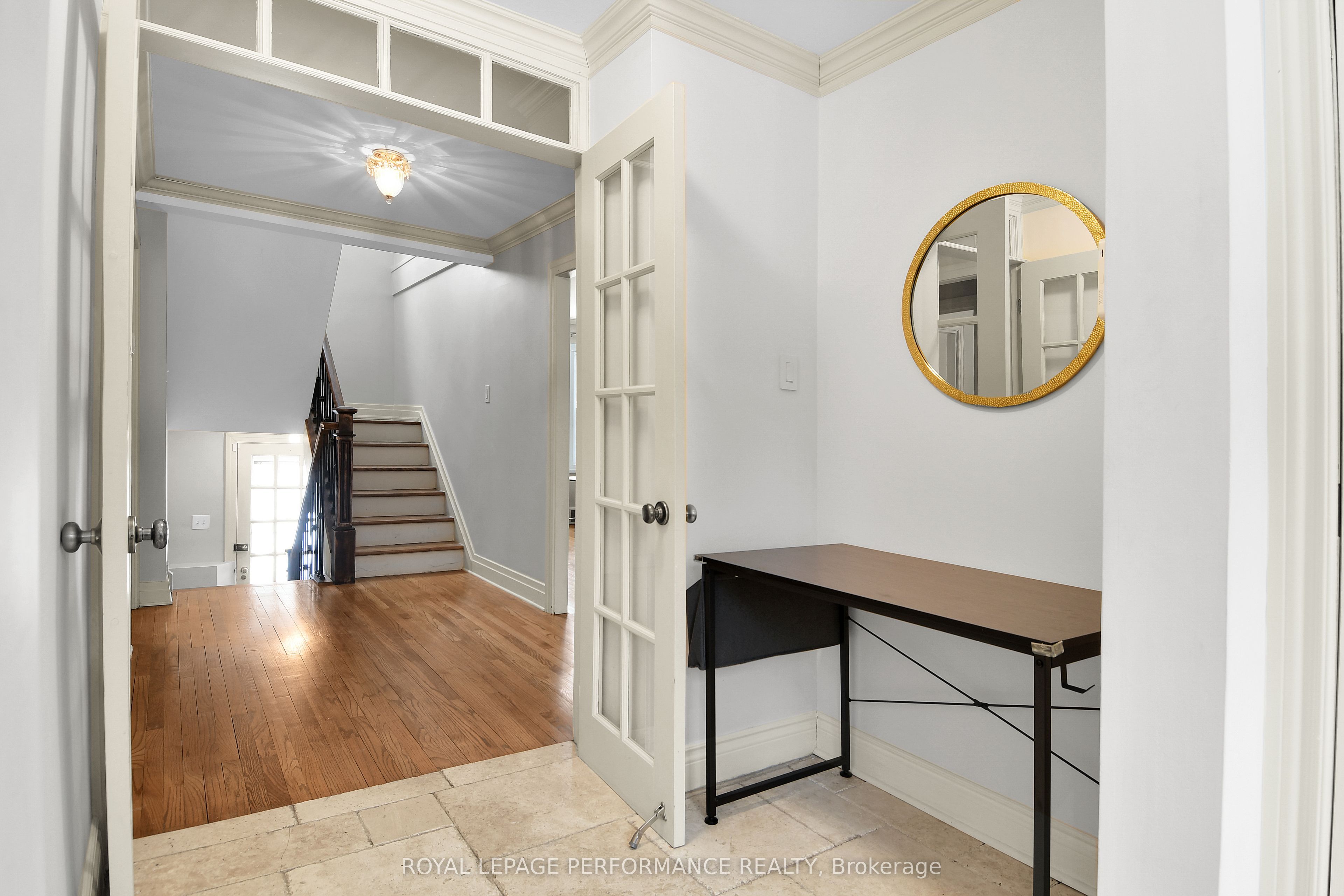 125 Lansdowne Road S Property Photo 4