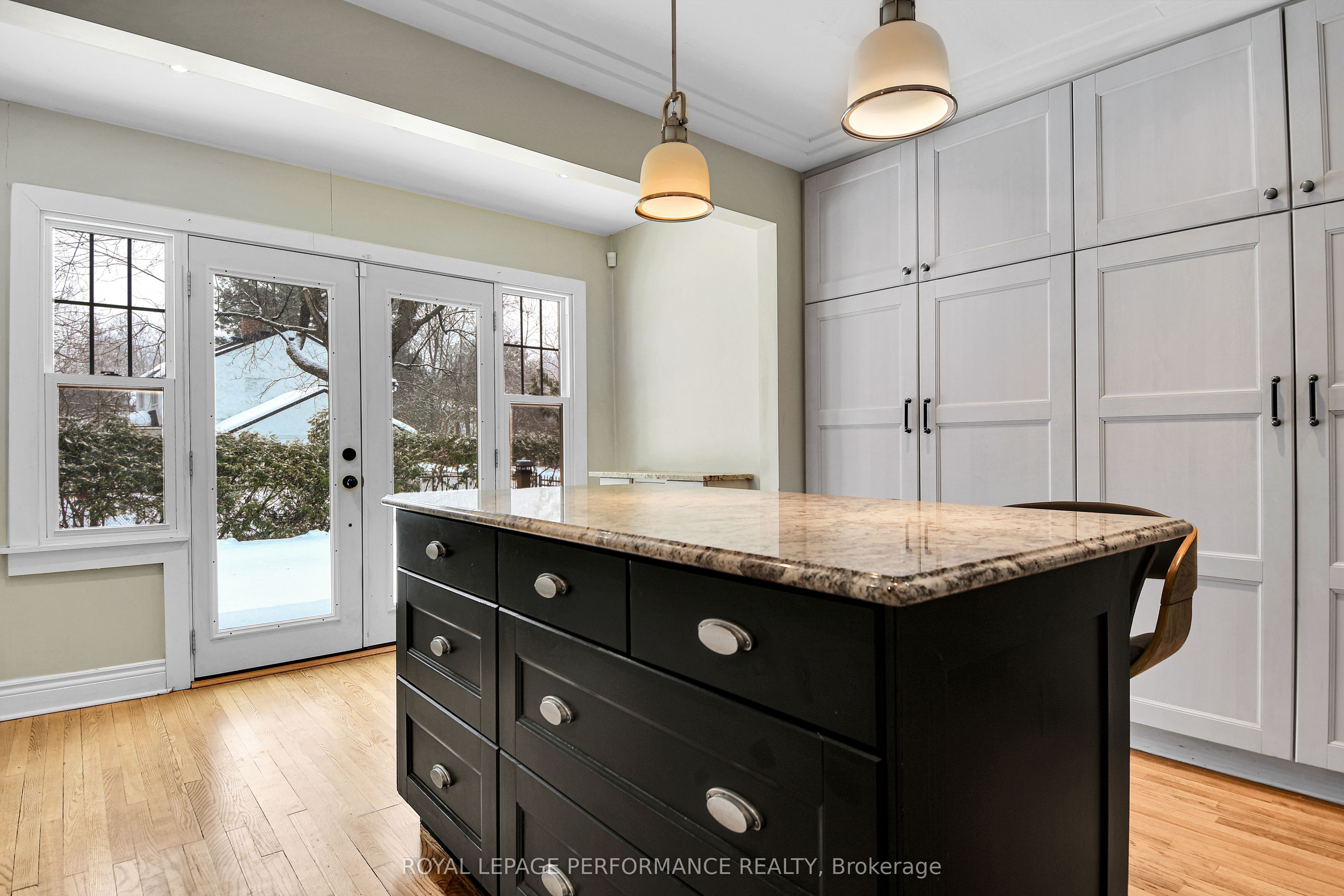 125 Lansdowne Road S Property Photo 15