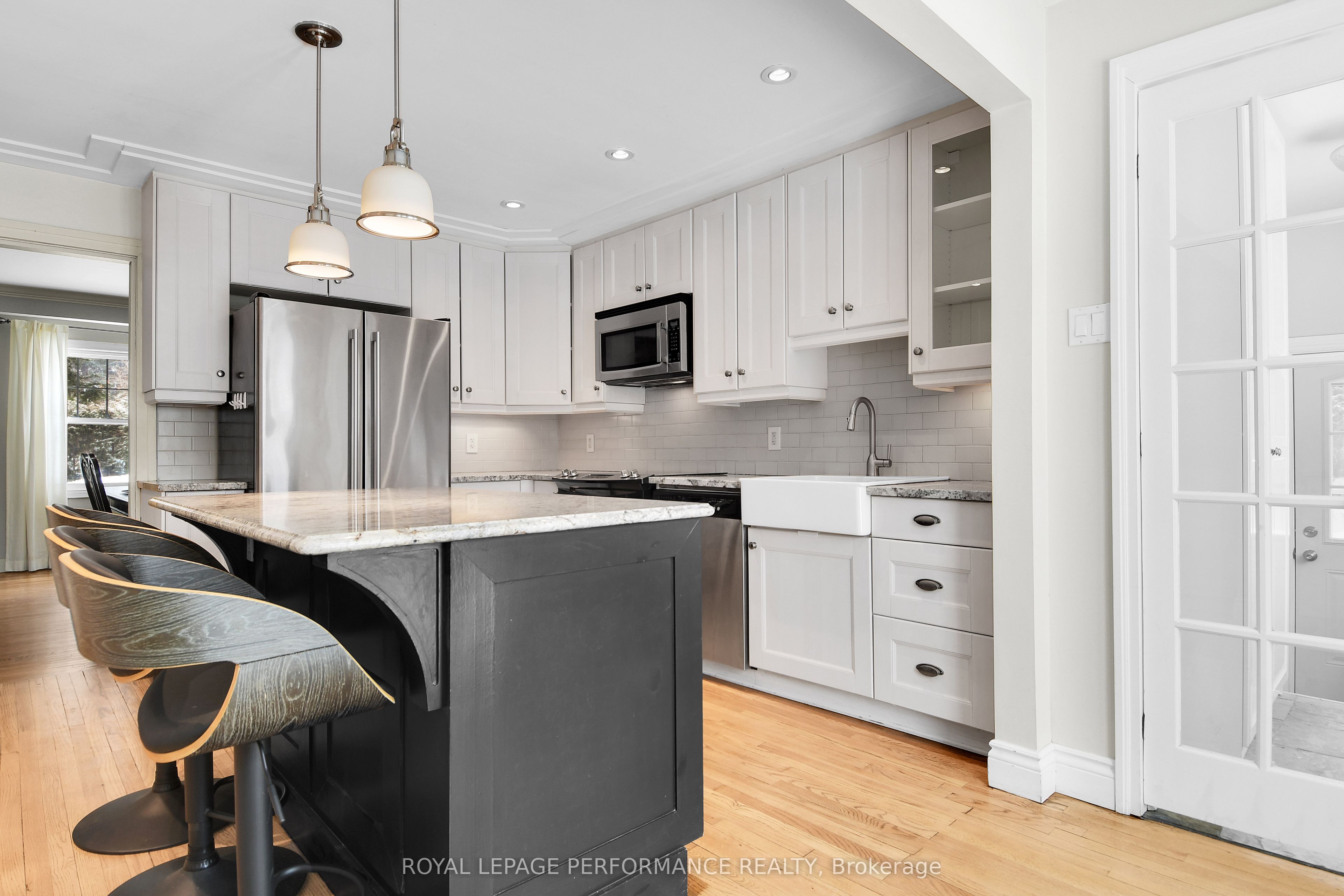 125 Lansdowne Road S Property Photo 16
