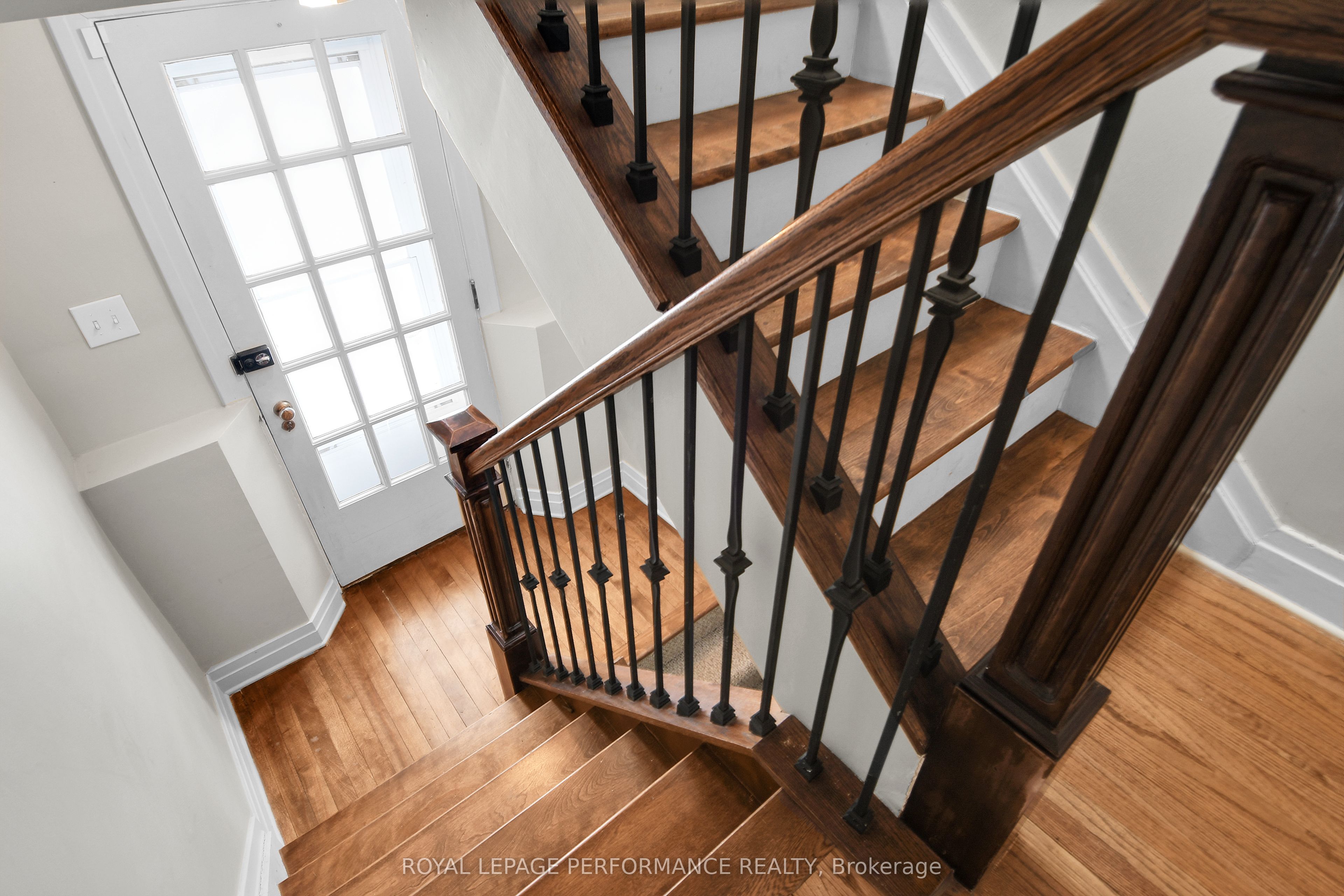 125 Lansdowne Road S Property Photo 22