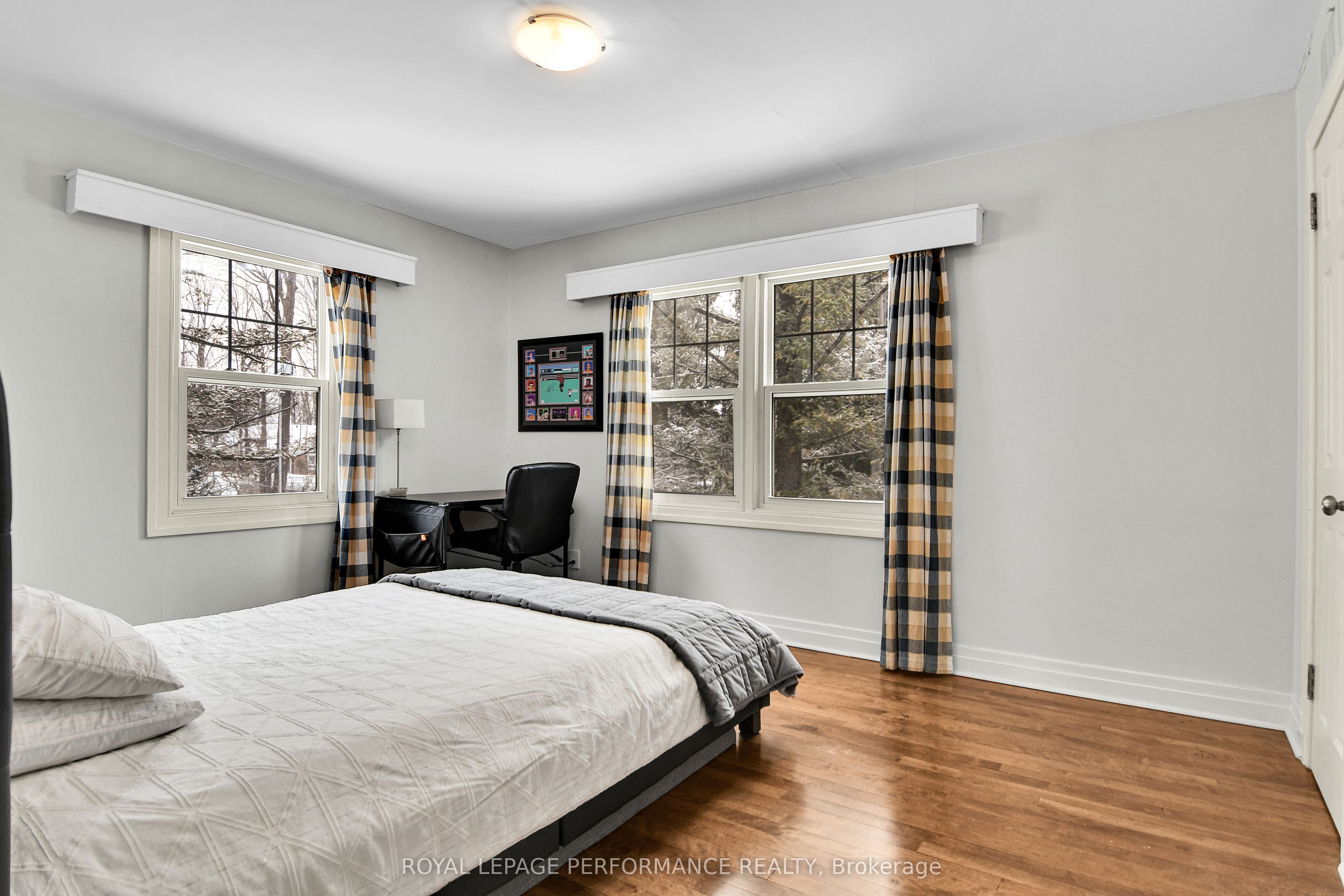 125 Lansdowne Road S Property Photo 28