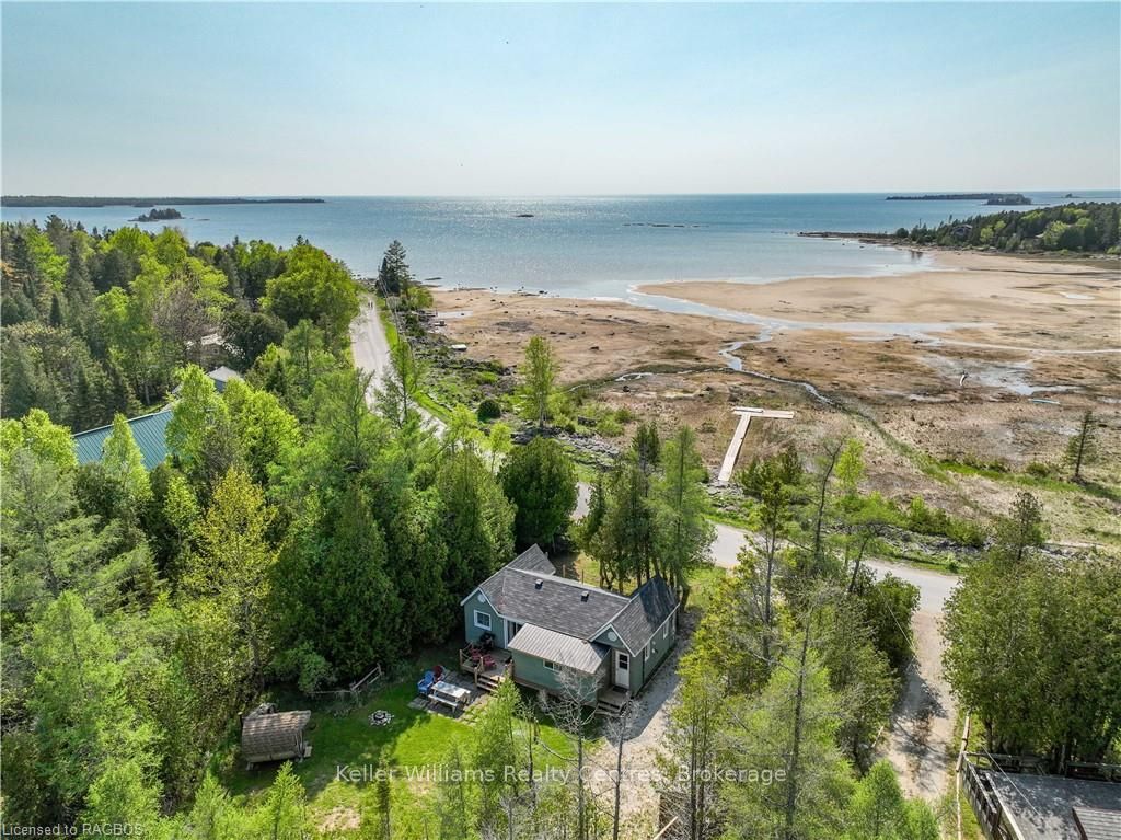 333 Bay Street Property Photo