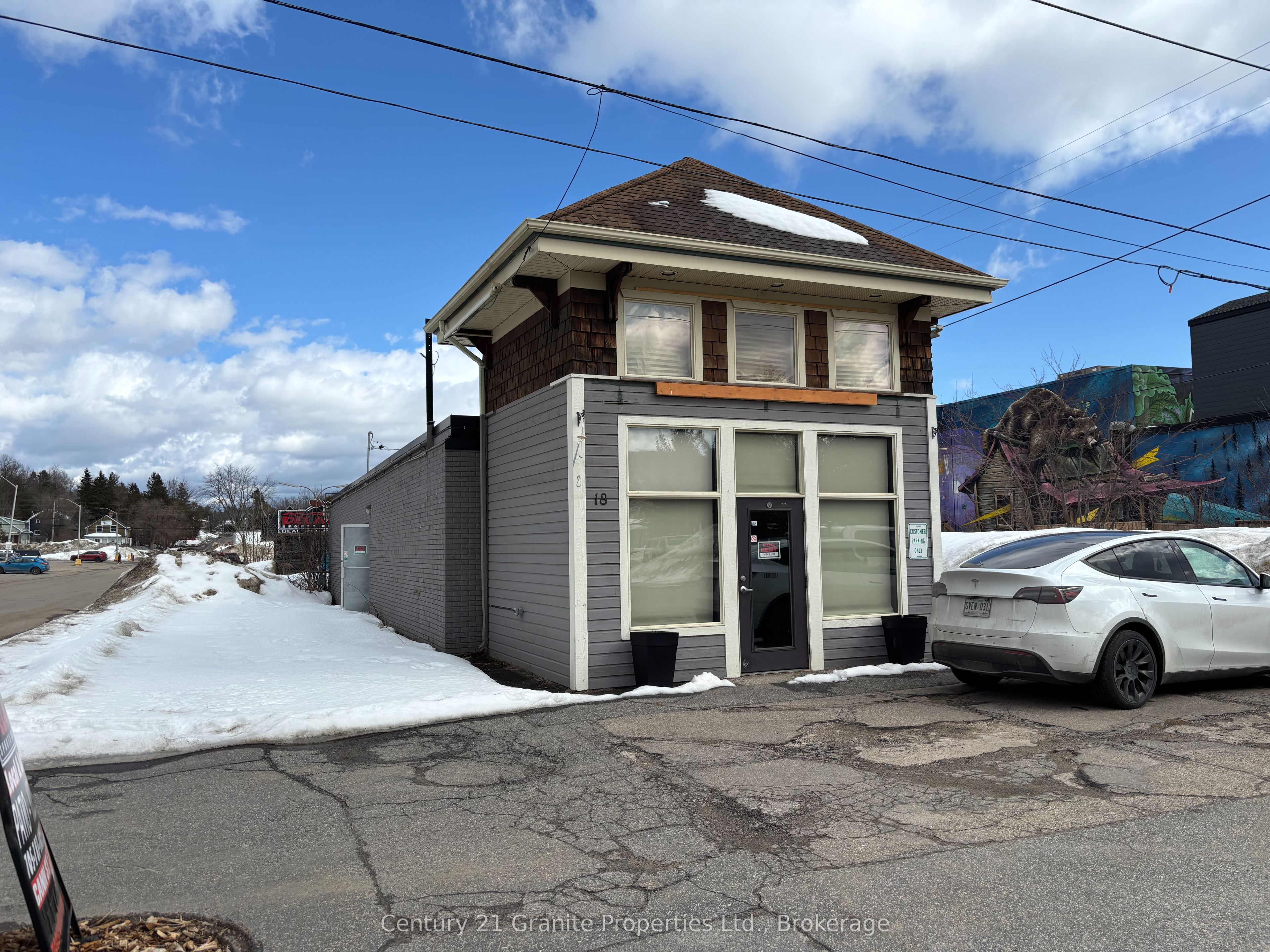 18 John St Property Photo 2
