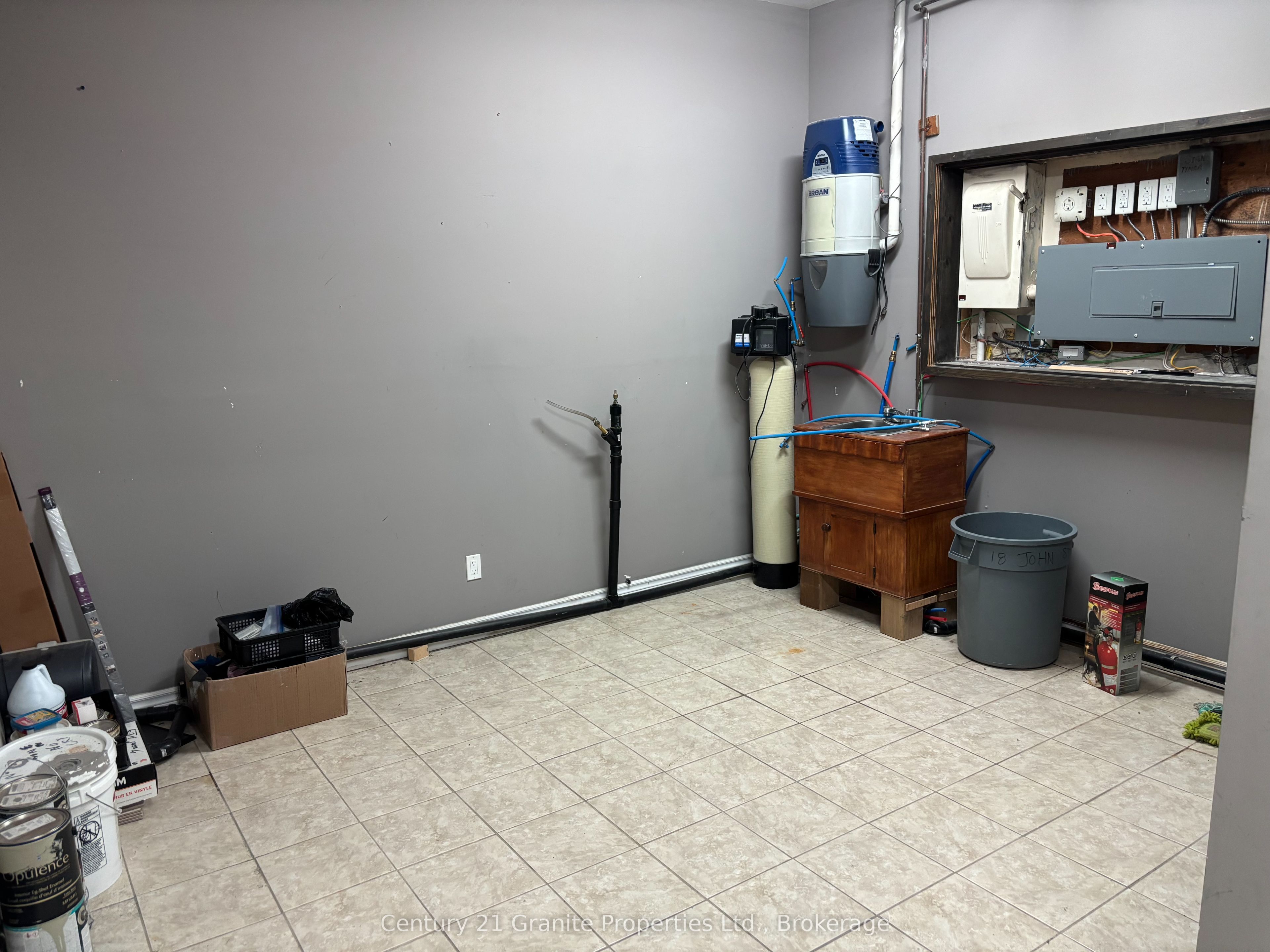 18 John St Property Photo 9