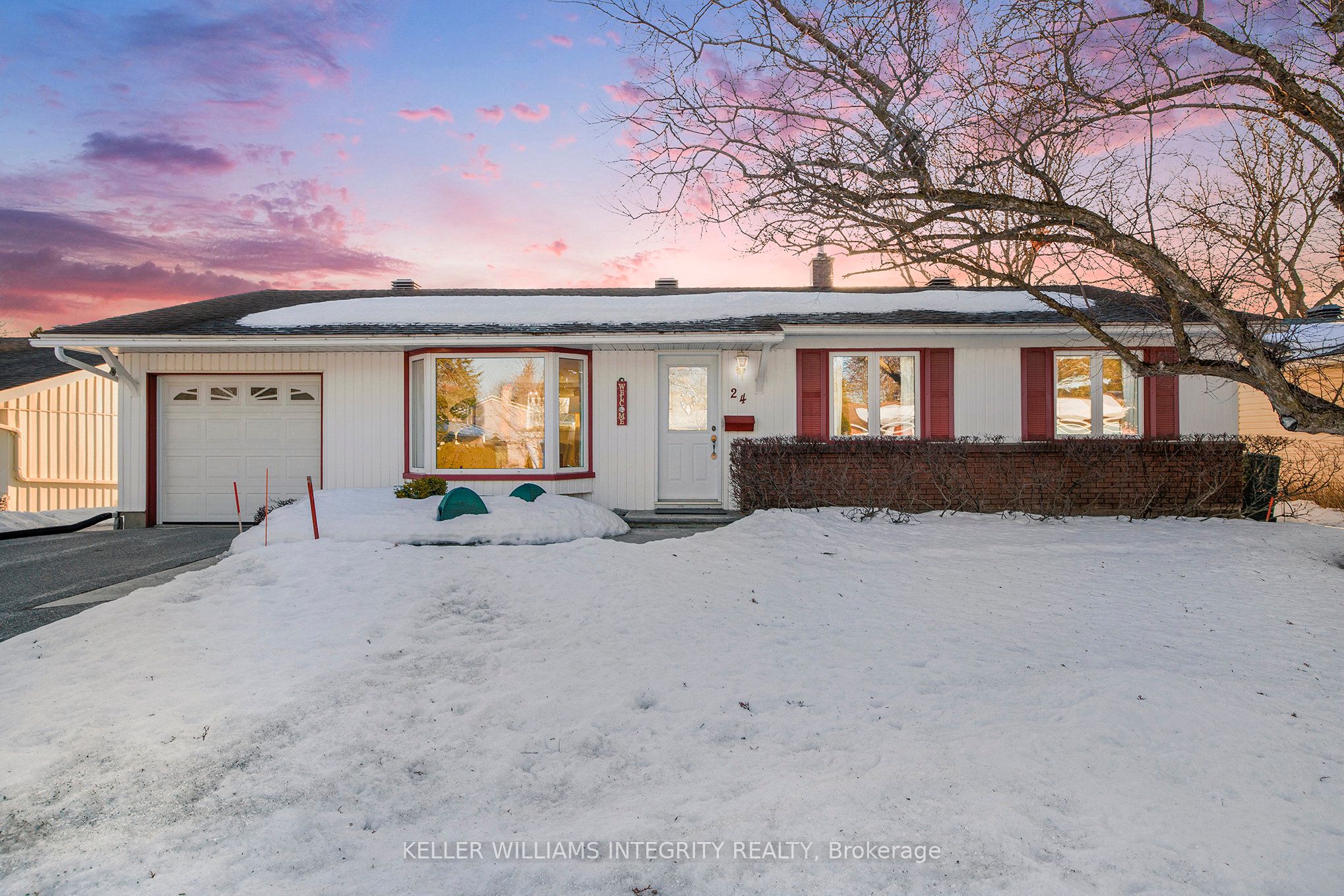 24 Higgins Road Property Photo