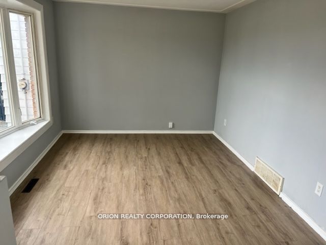 359.5 Strathearne Avenue Property Photo 8