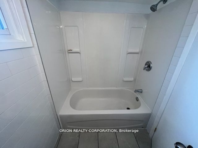 359.5 Strathearne Avenue Property Photo 12