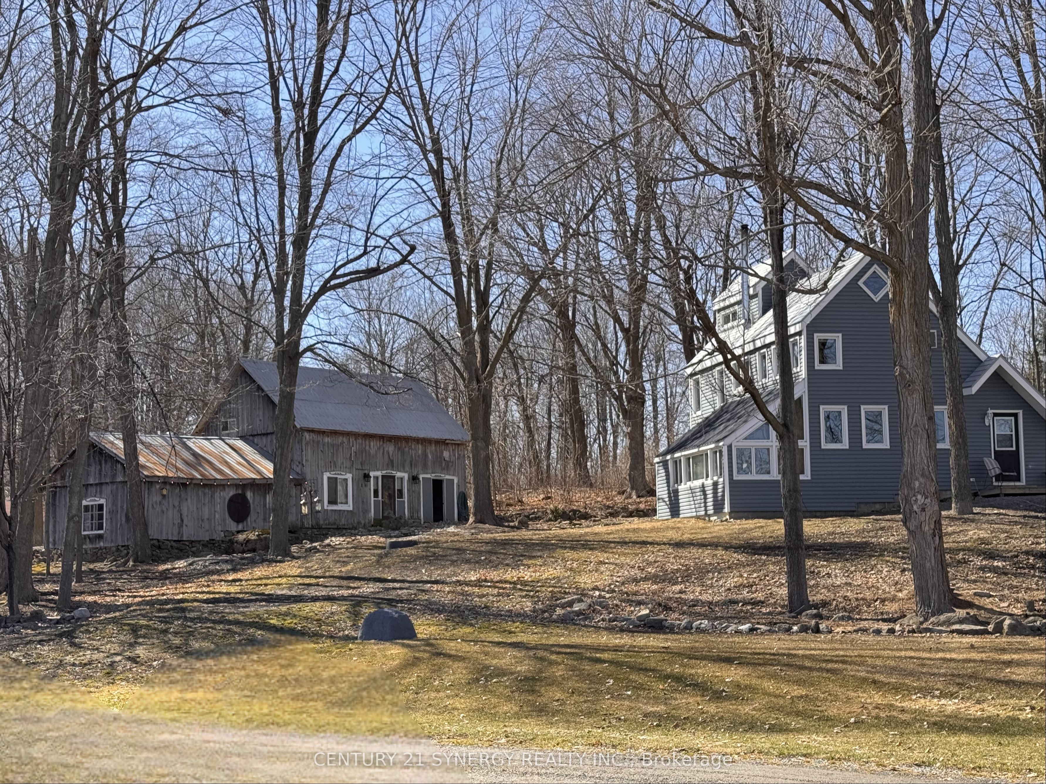 6387 Third Line Road Property Photo 1