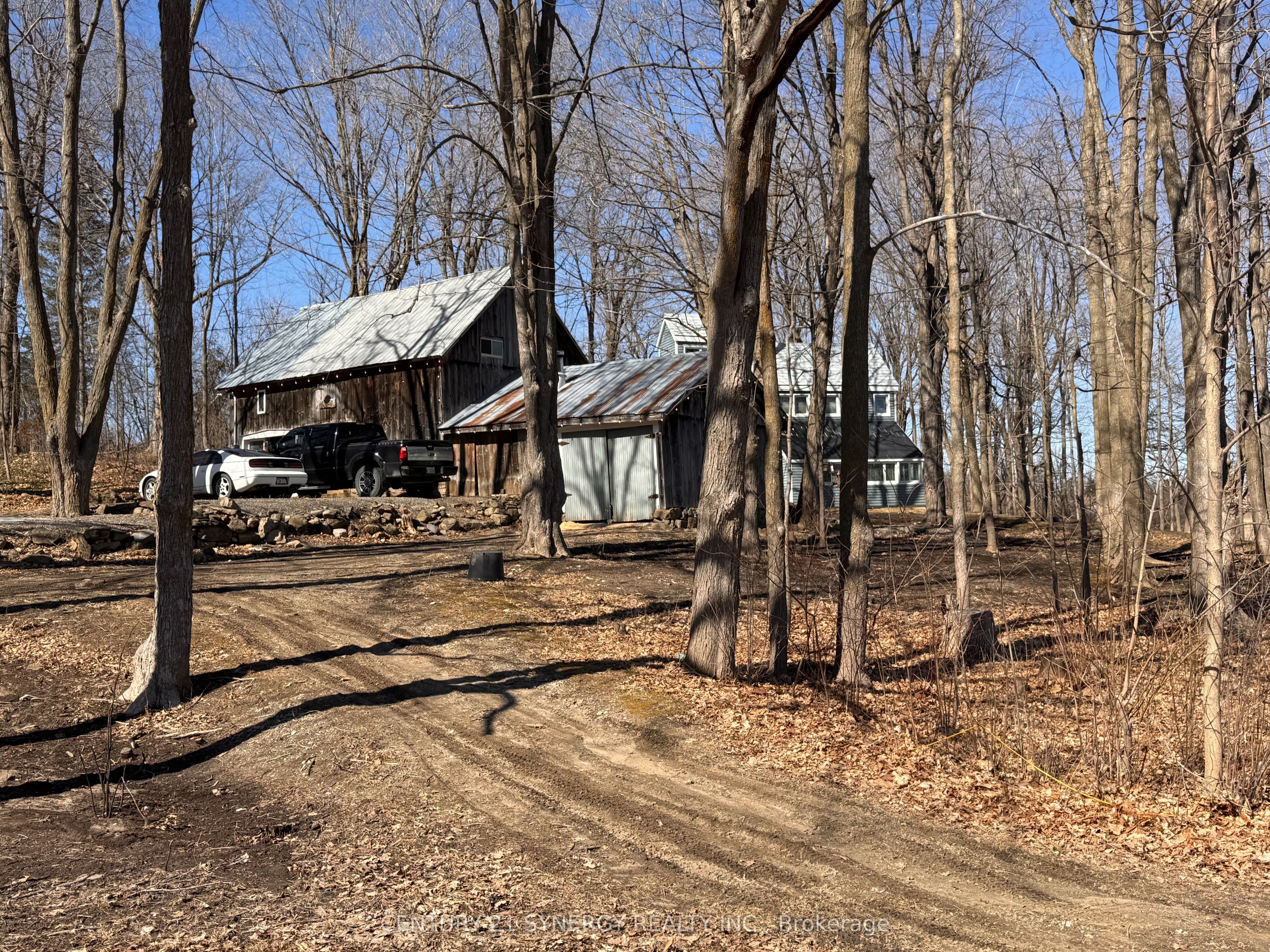 6387 Third Line Road Property Photo 2