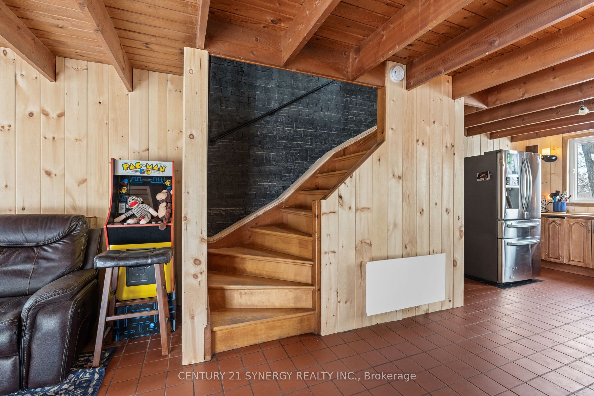 6387 Third Line Road Property Photo 6