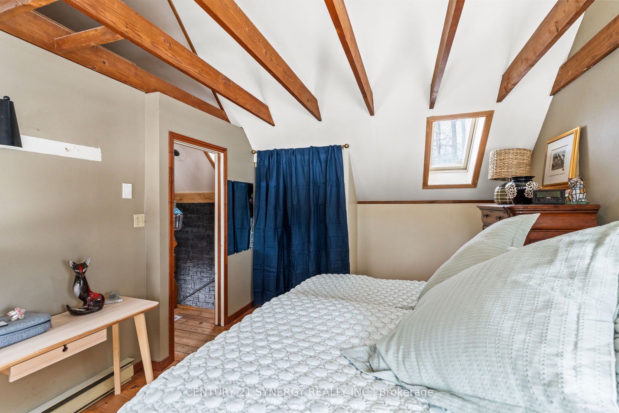 6387 Third Line Road Property Photo 10