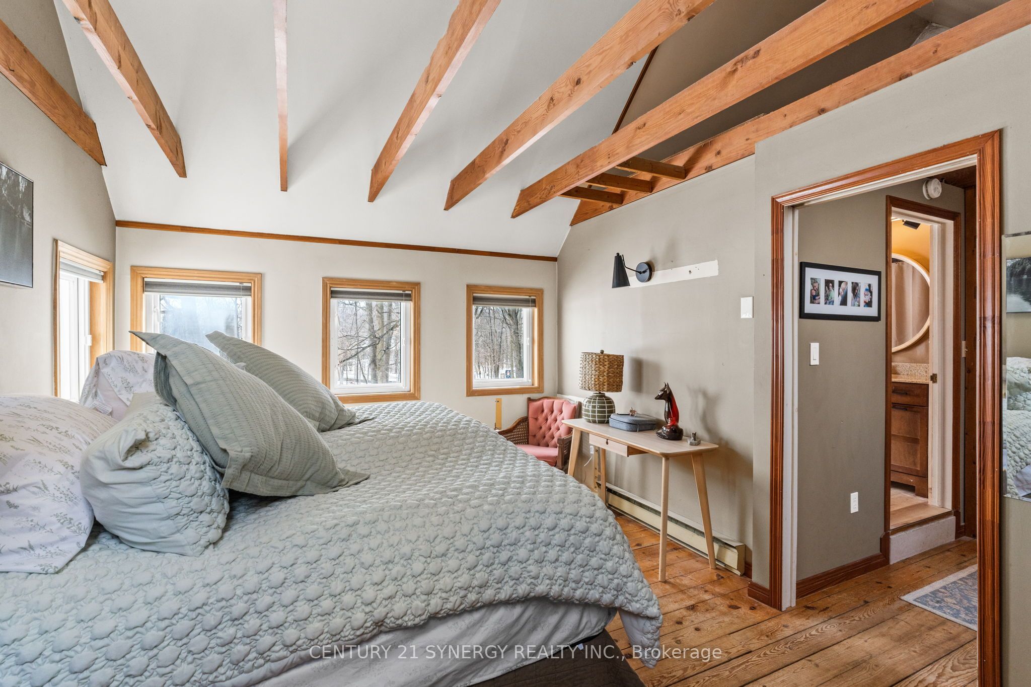 6387 Third Line Road Property Photo 12