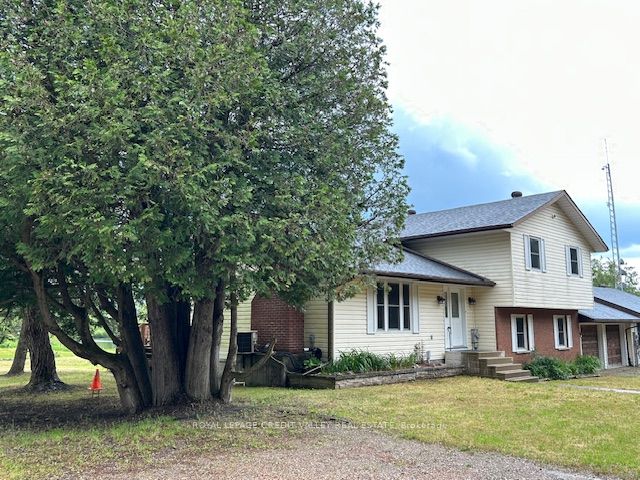 476345 3rd Line Property Photo 10