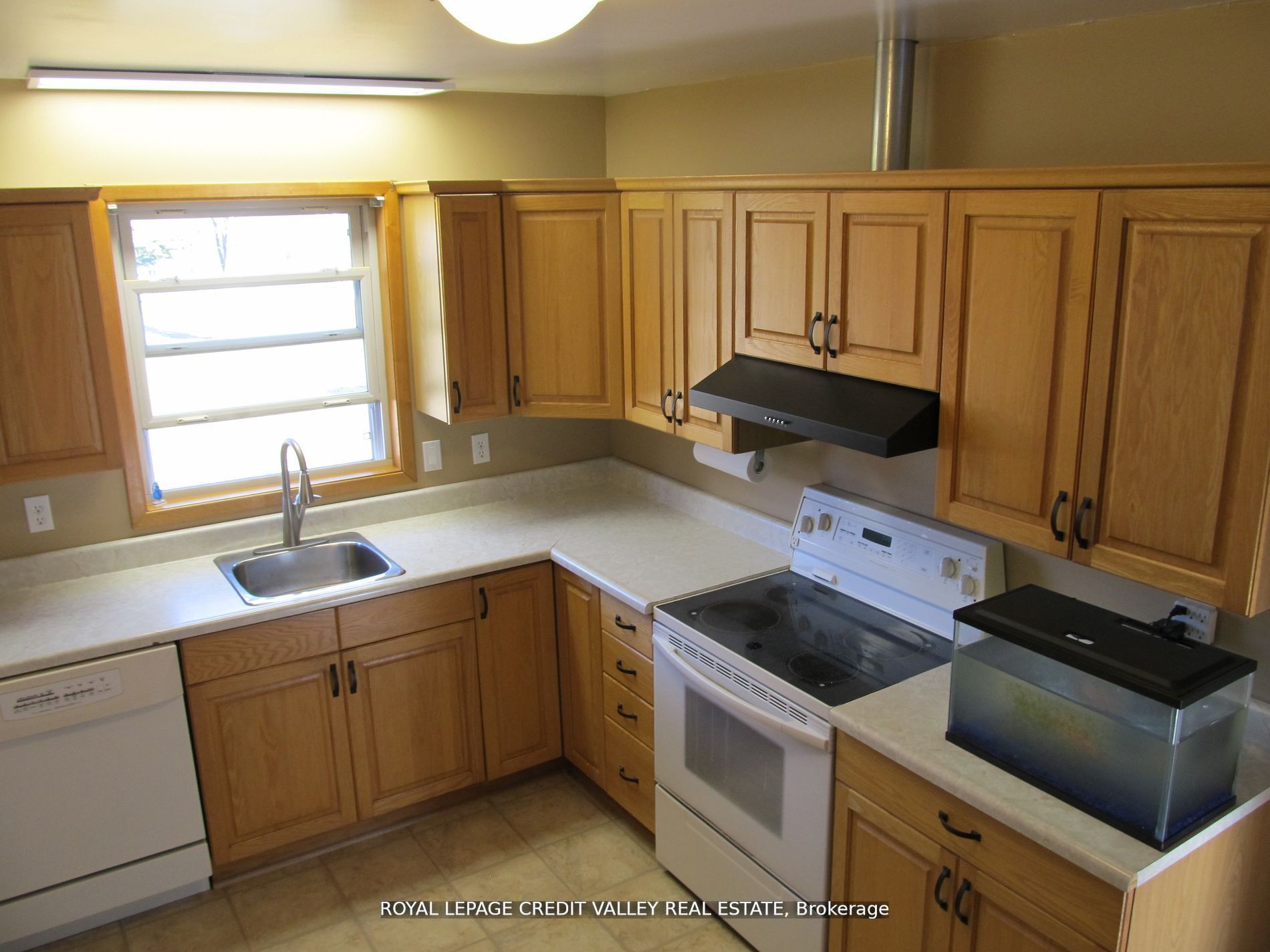 476345 3rd Line Property Photo 31