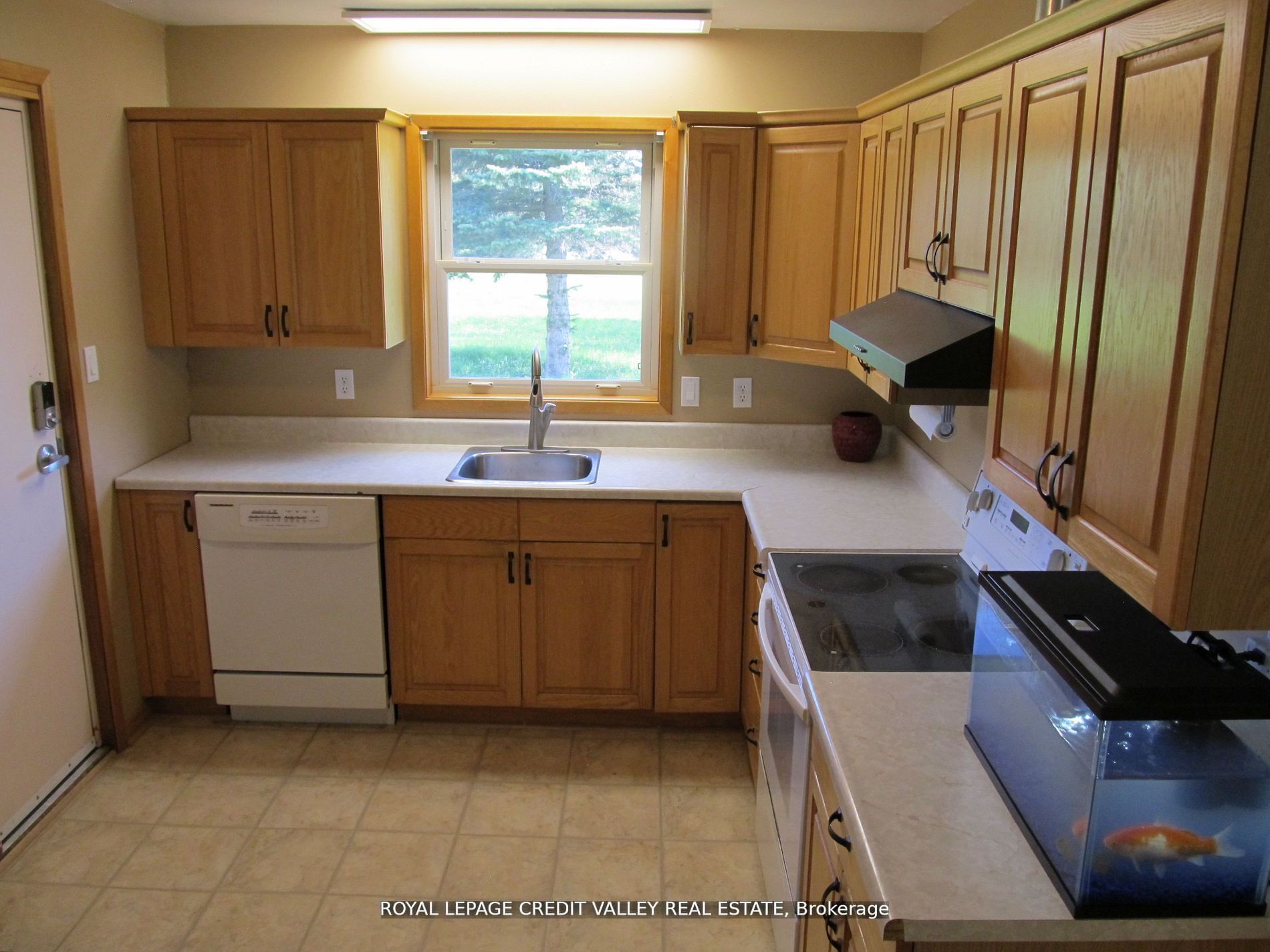 476345 3rd Line Property Photo 32