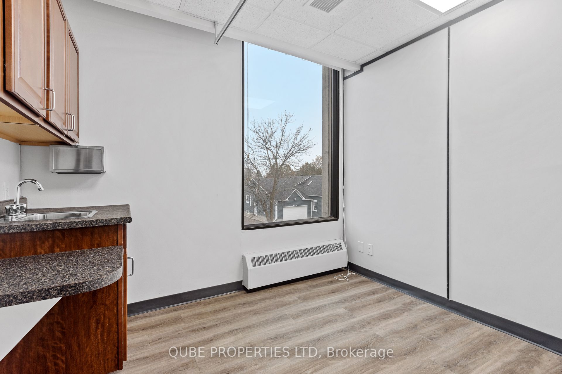 2555 St Joseph Boulevard 104-106 Property Photo 4