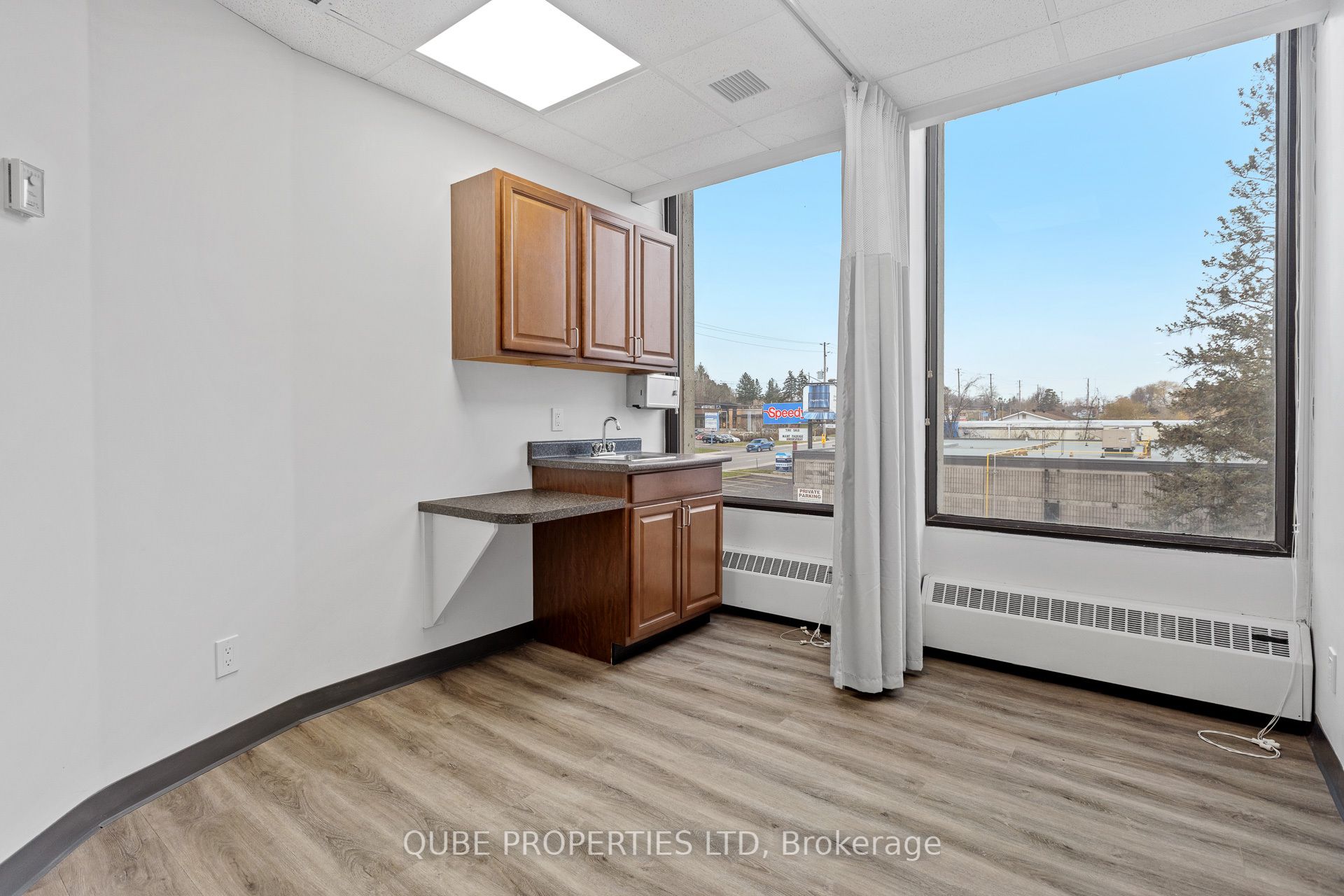 2555 St Joseph Boulevard 104-106 Property Photo 5