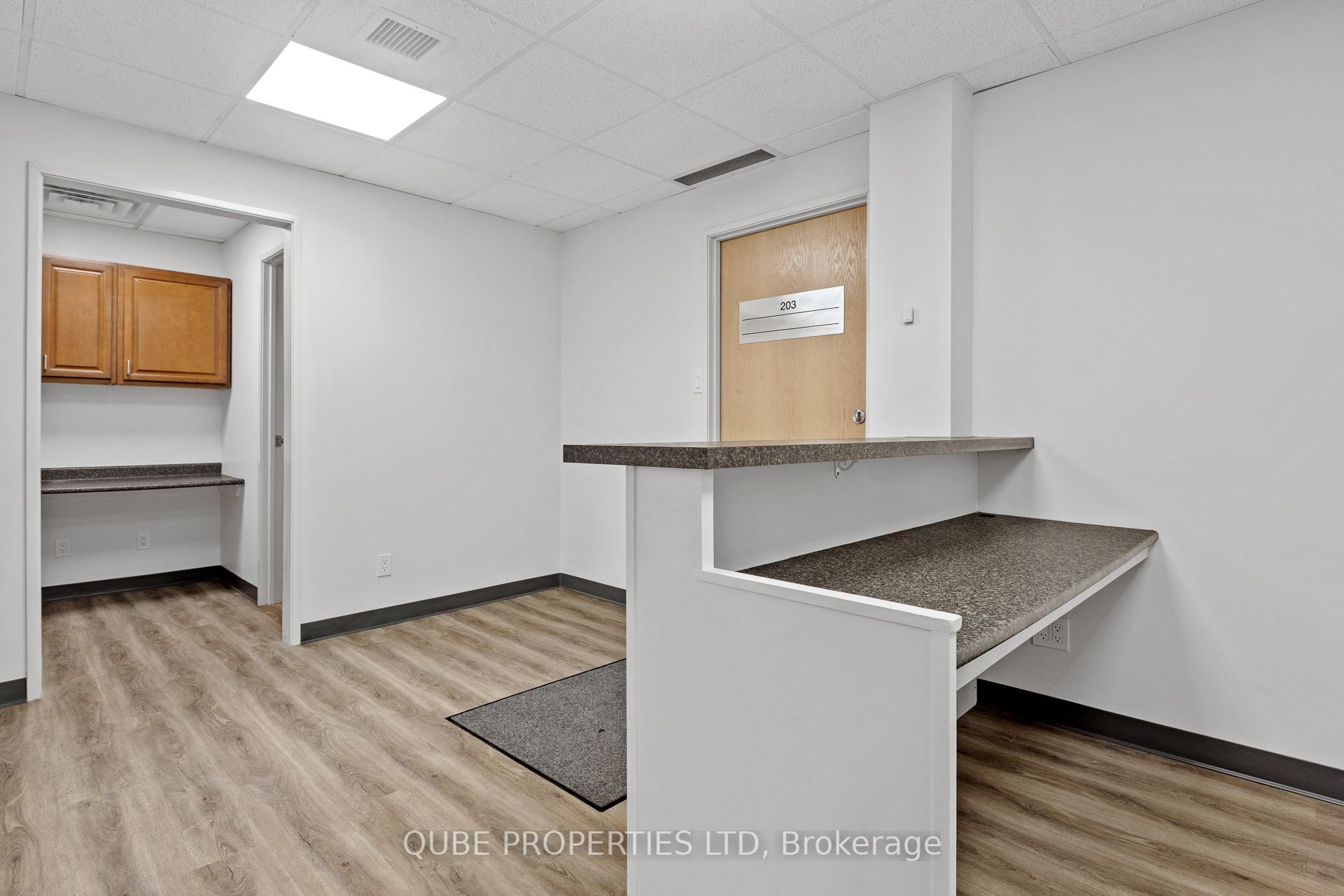 2555 St Joseph Boulevard 104-106 Property Photo 6