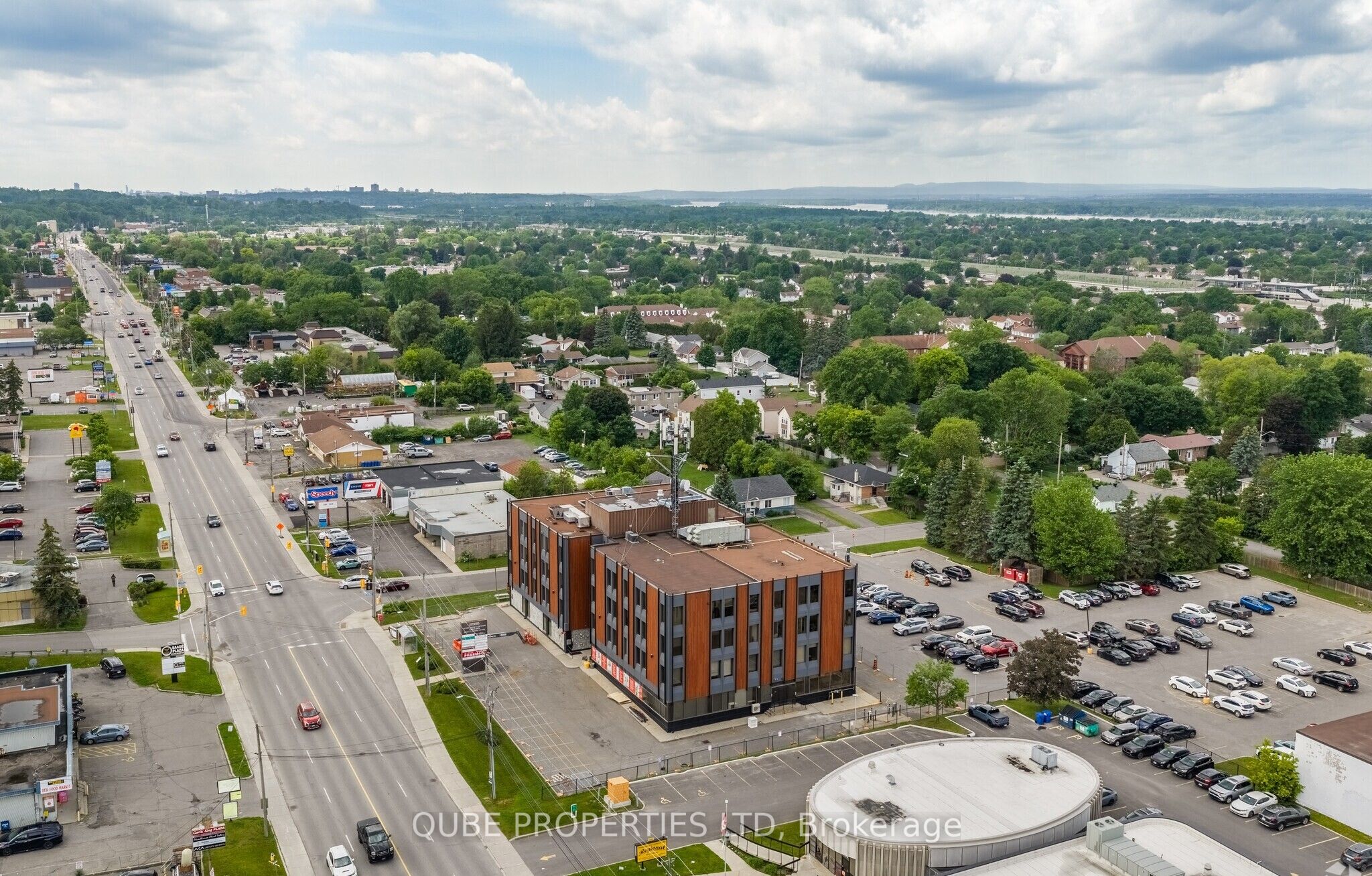 2555 St Joseph Boulevard 104-106 Property Photo 7