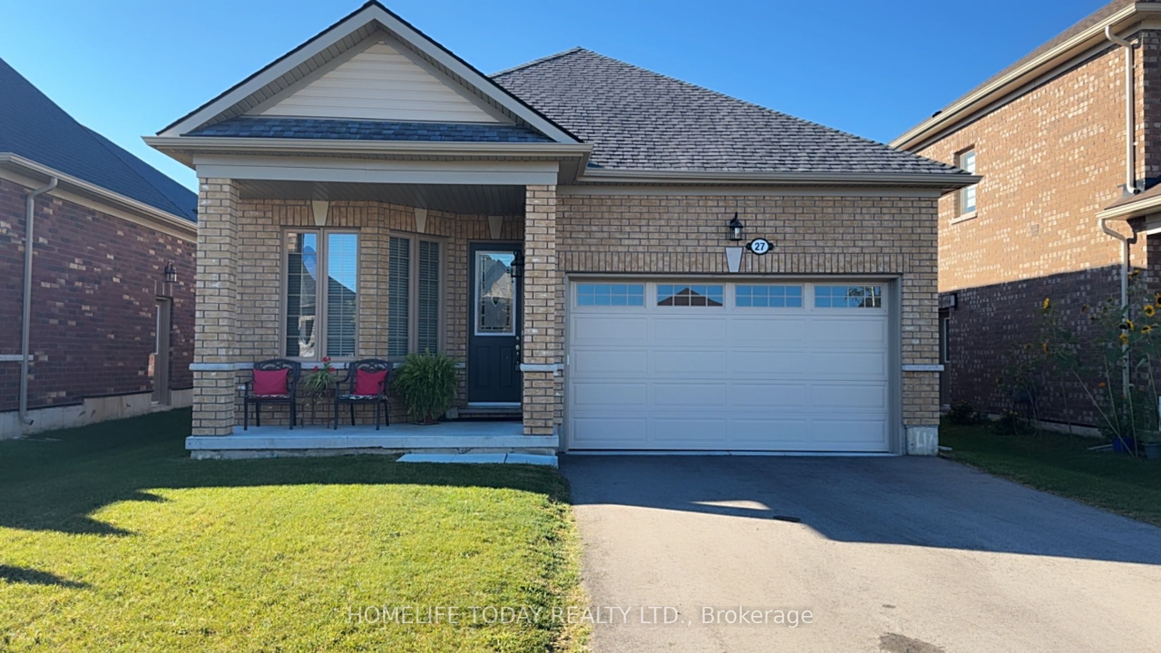 27 Seaton Cres Property Photo