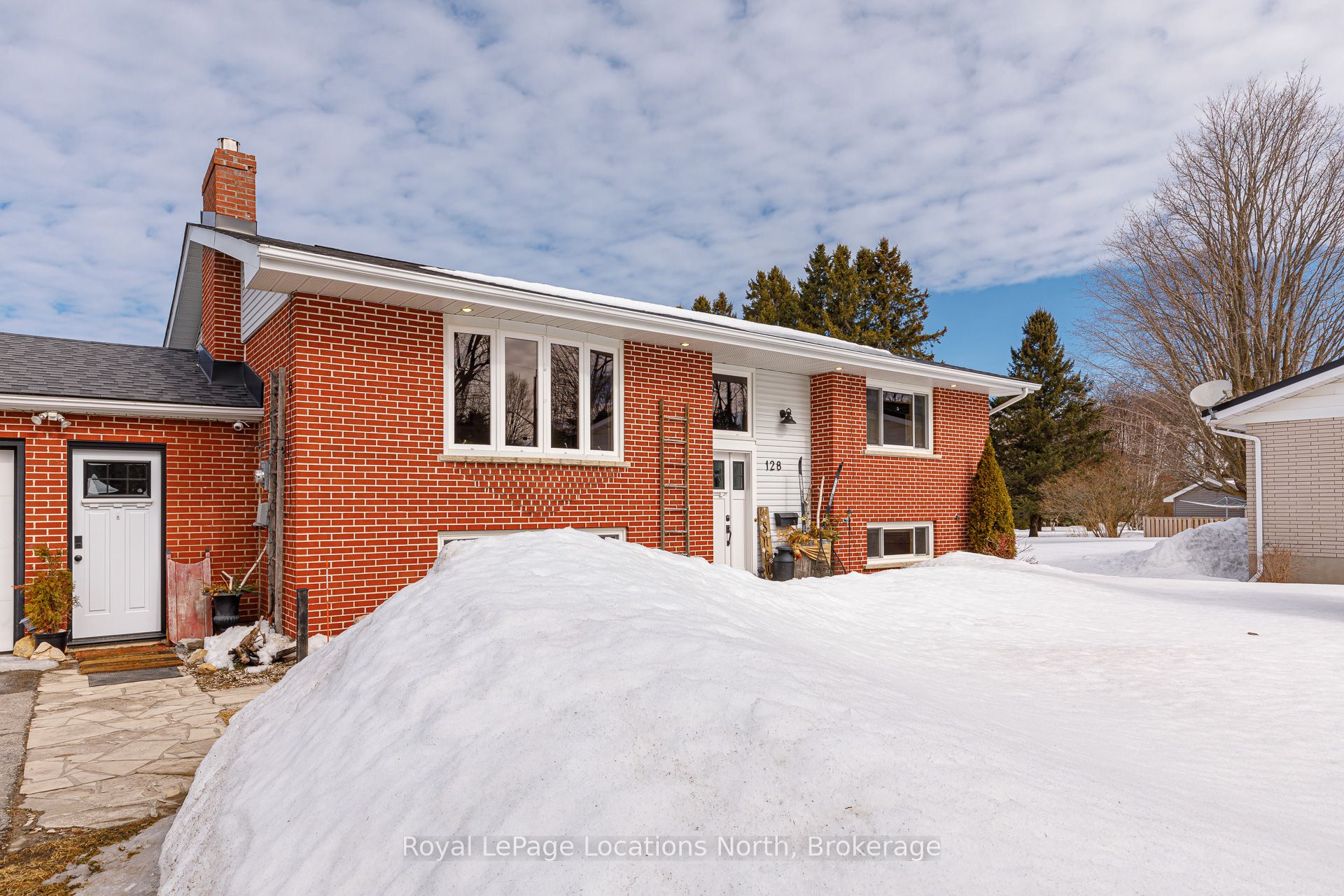 128 Montgomery Street Property Photo