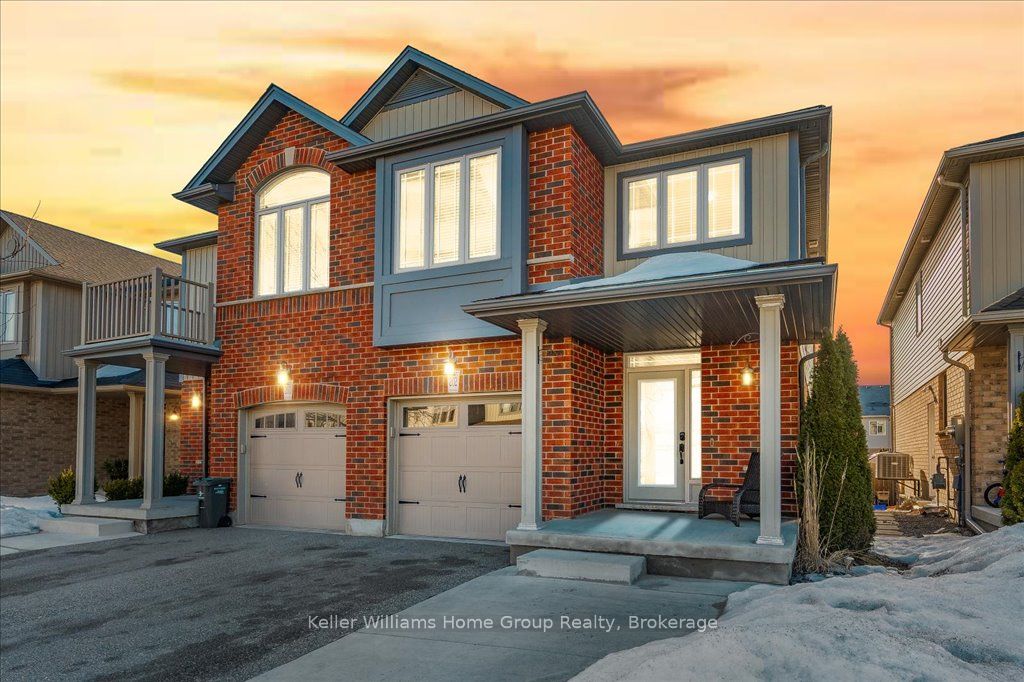 202 Couling Crescent Property Photo 1