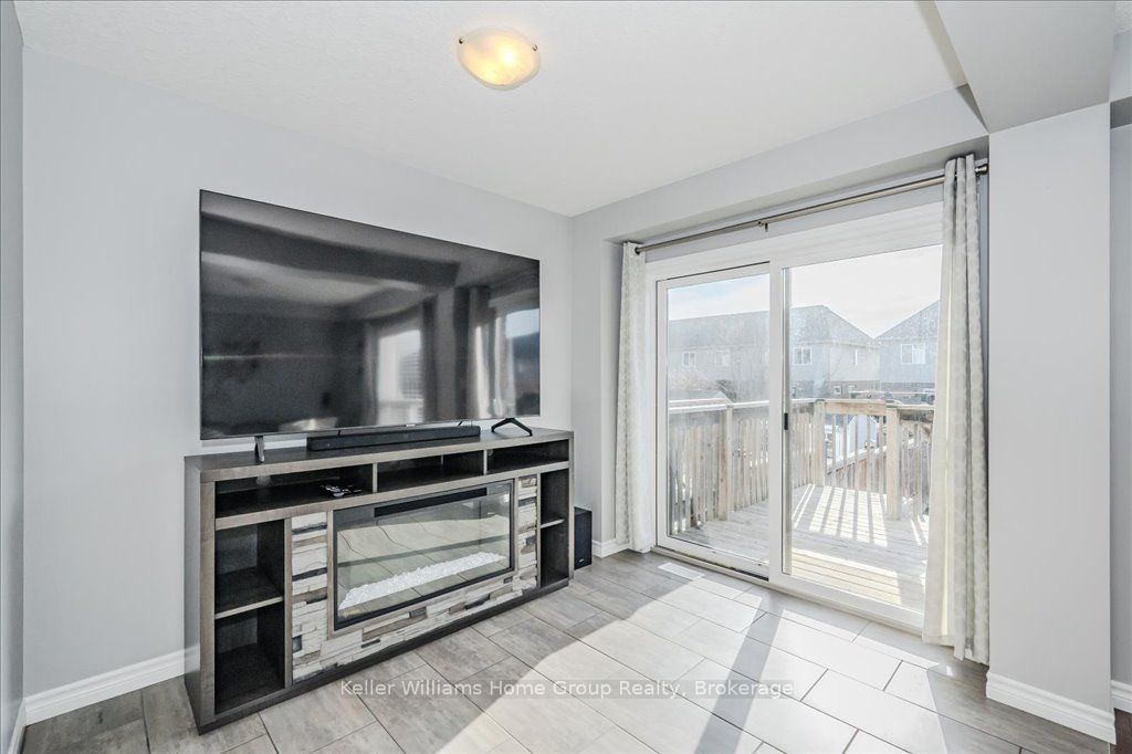 202 Couling Crescent Property Photo 17