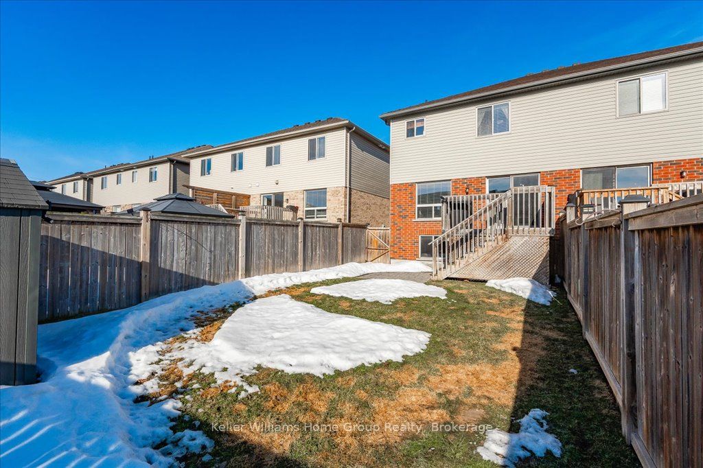 202 Couling Crescent Property Photo 37