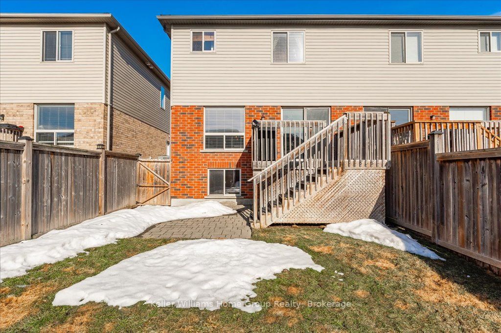 202 Couling Crescent Property Photo 38