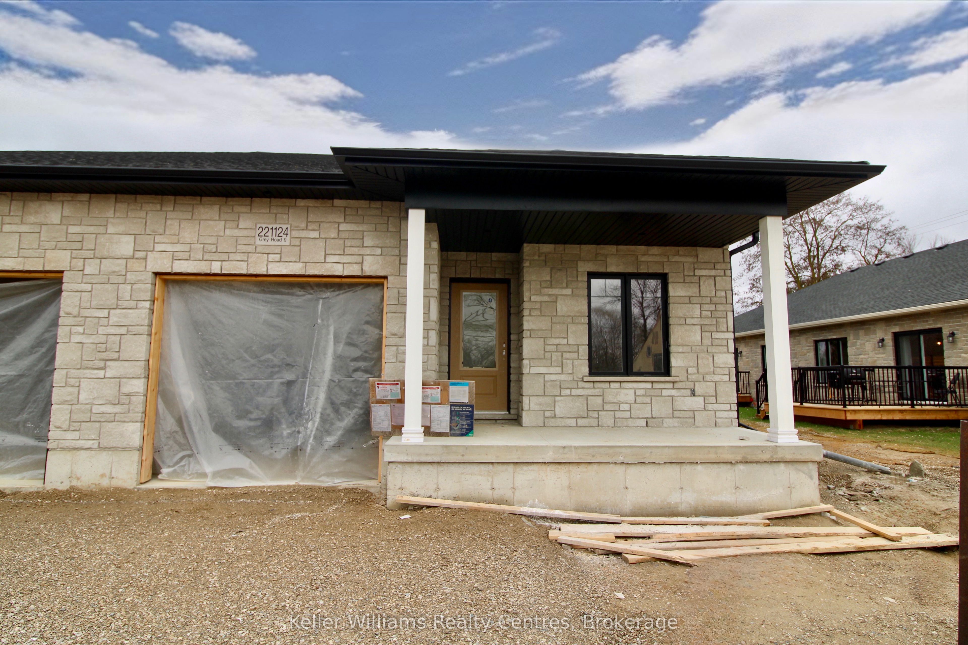 221124 Grey Road 9 Property Photo
