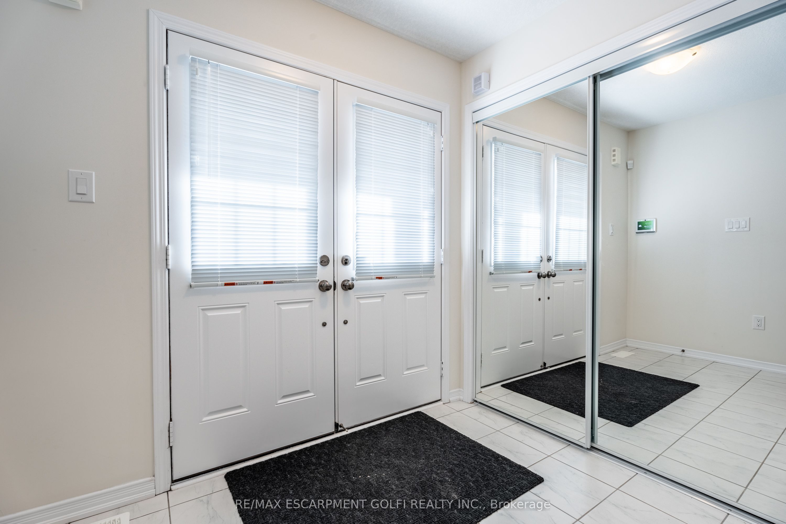 7687 Sycamore Drive Property Photo 5
