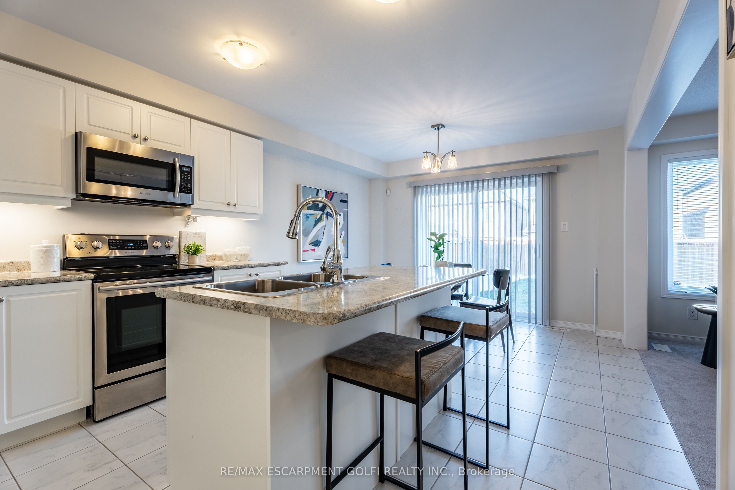 7687 Sycamore Drive Property Photo 10