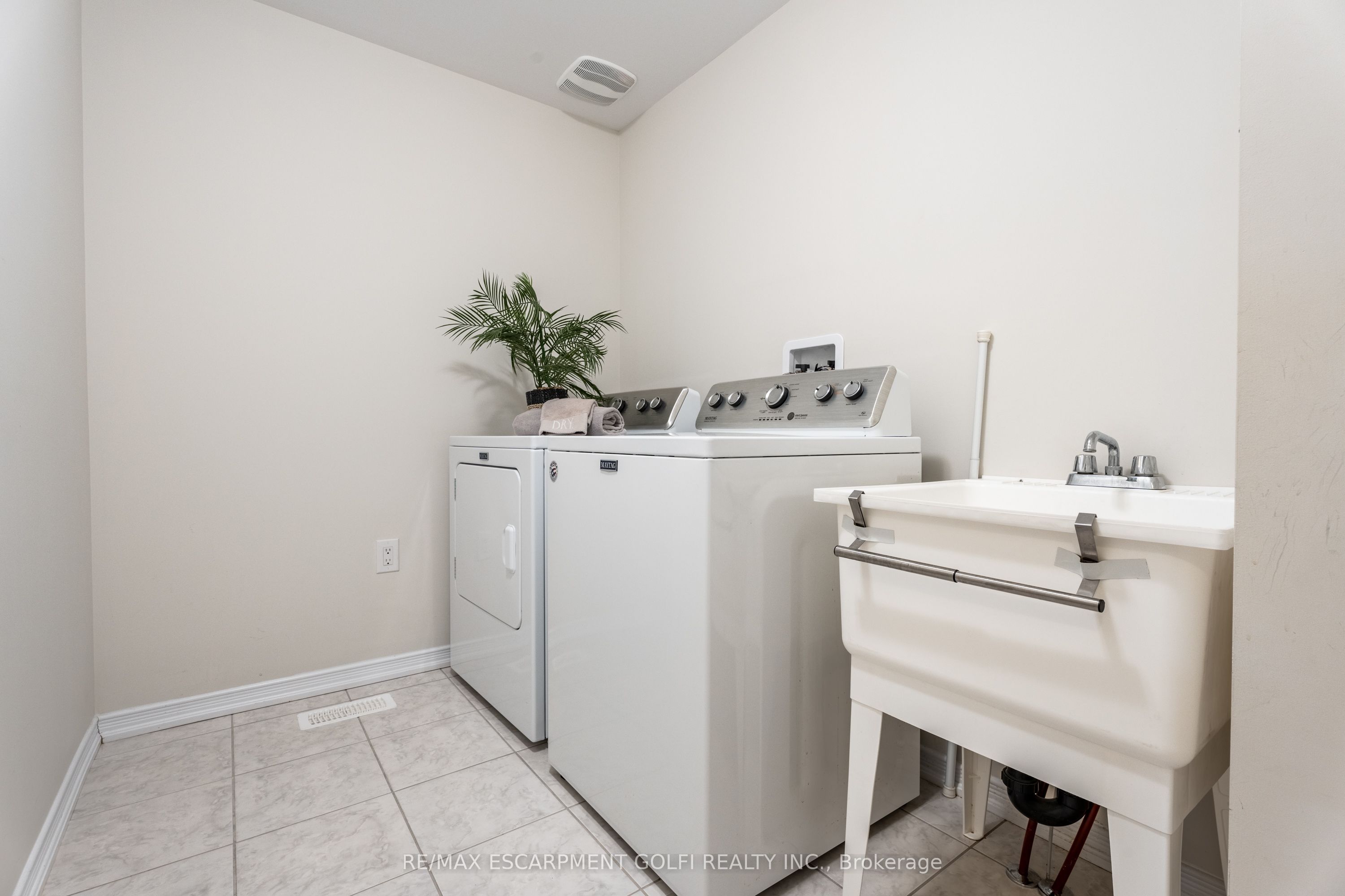 7687 Sycamore Drive Property Photo 22