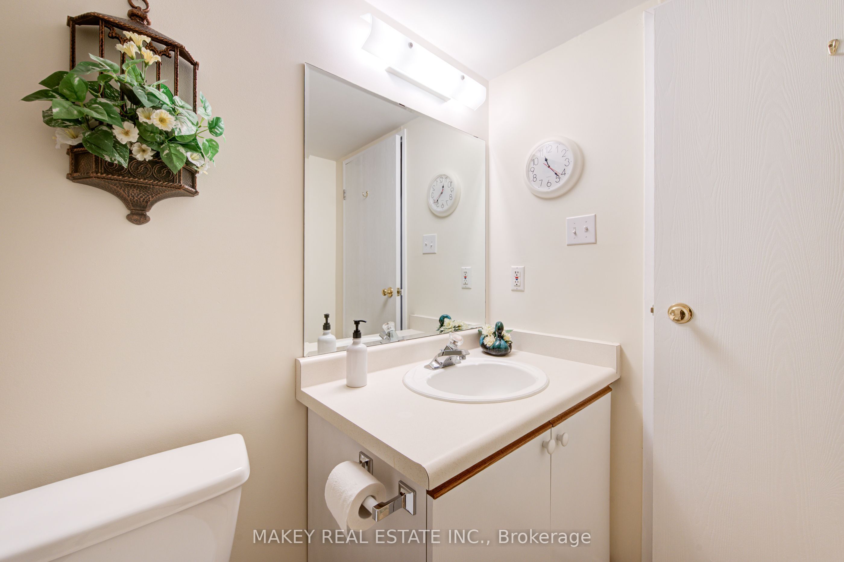 159 Ferguson Drive 204 Property Photo 16