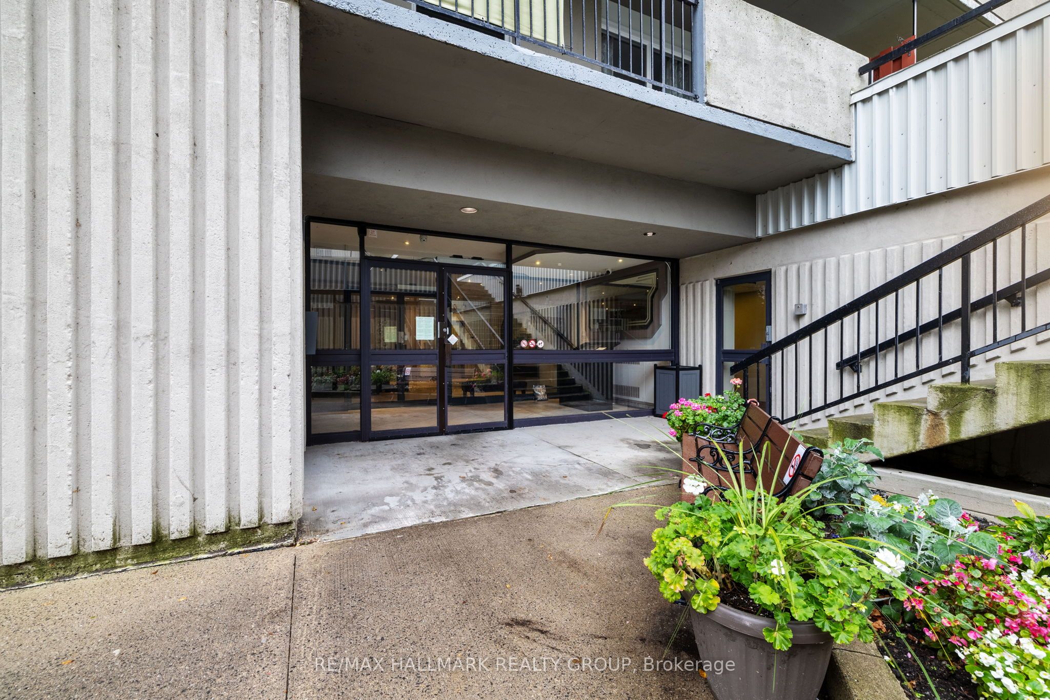 158 Mcarthur Ave Property Photo