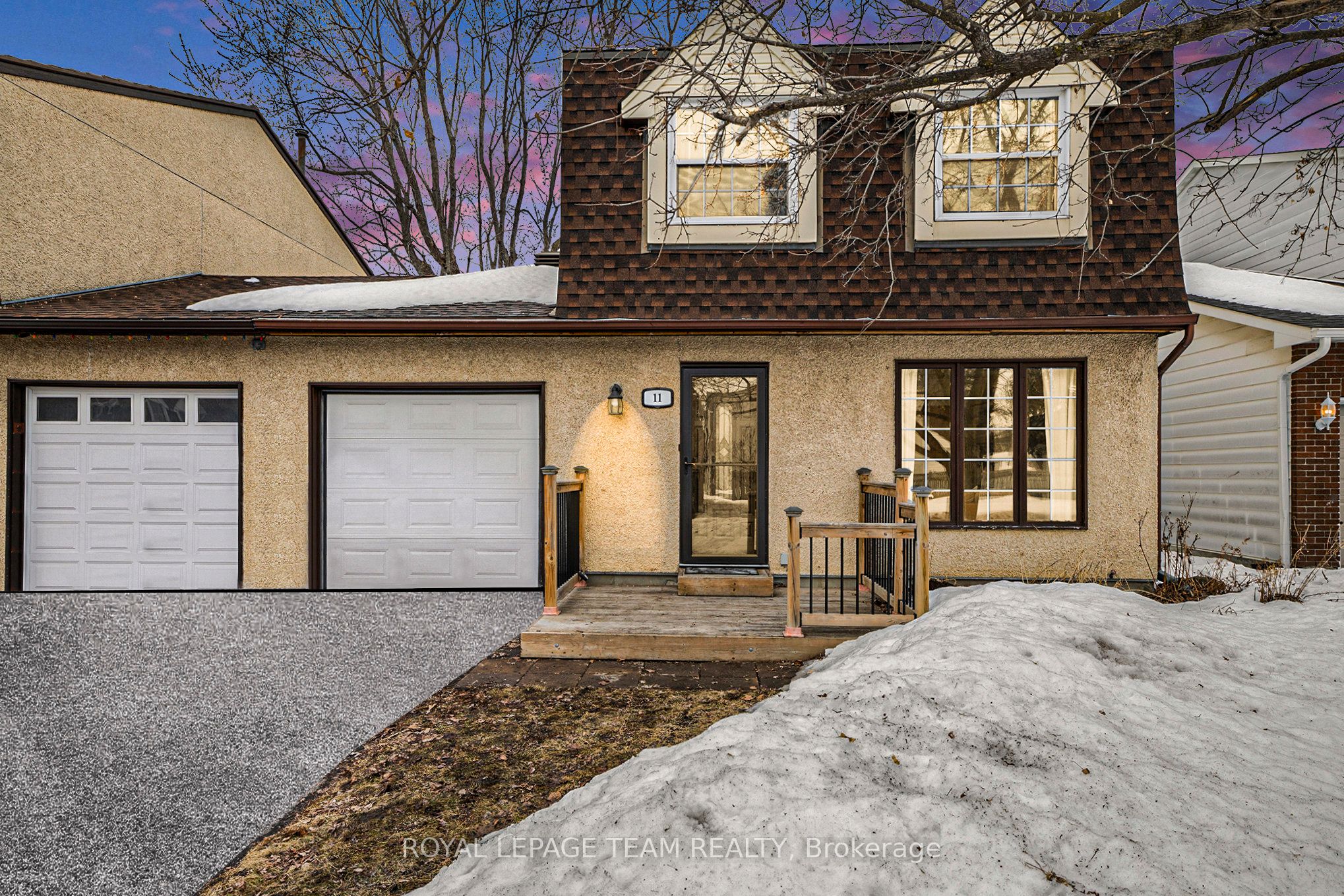 11 Foxfield Dr Property Photo