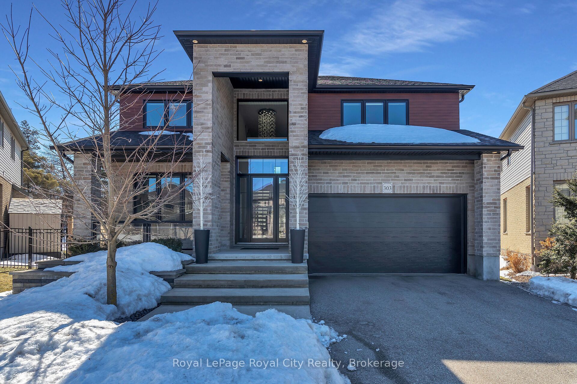 303 Gosling Gardens Property Photo 1
