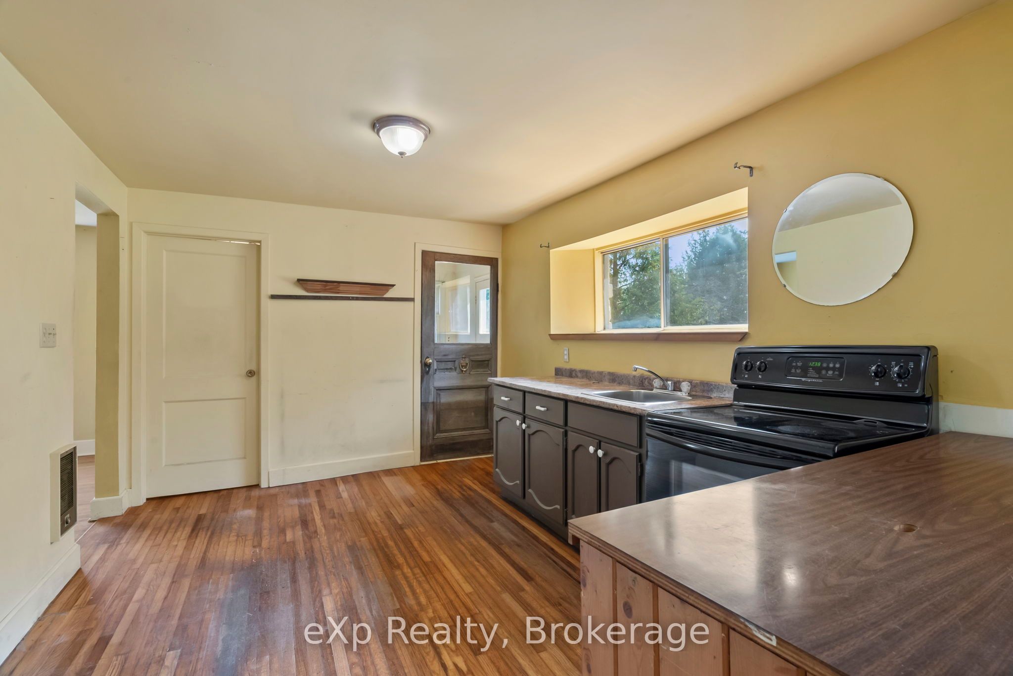 217 Highway 6 Property Photo 27