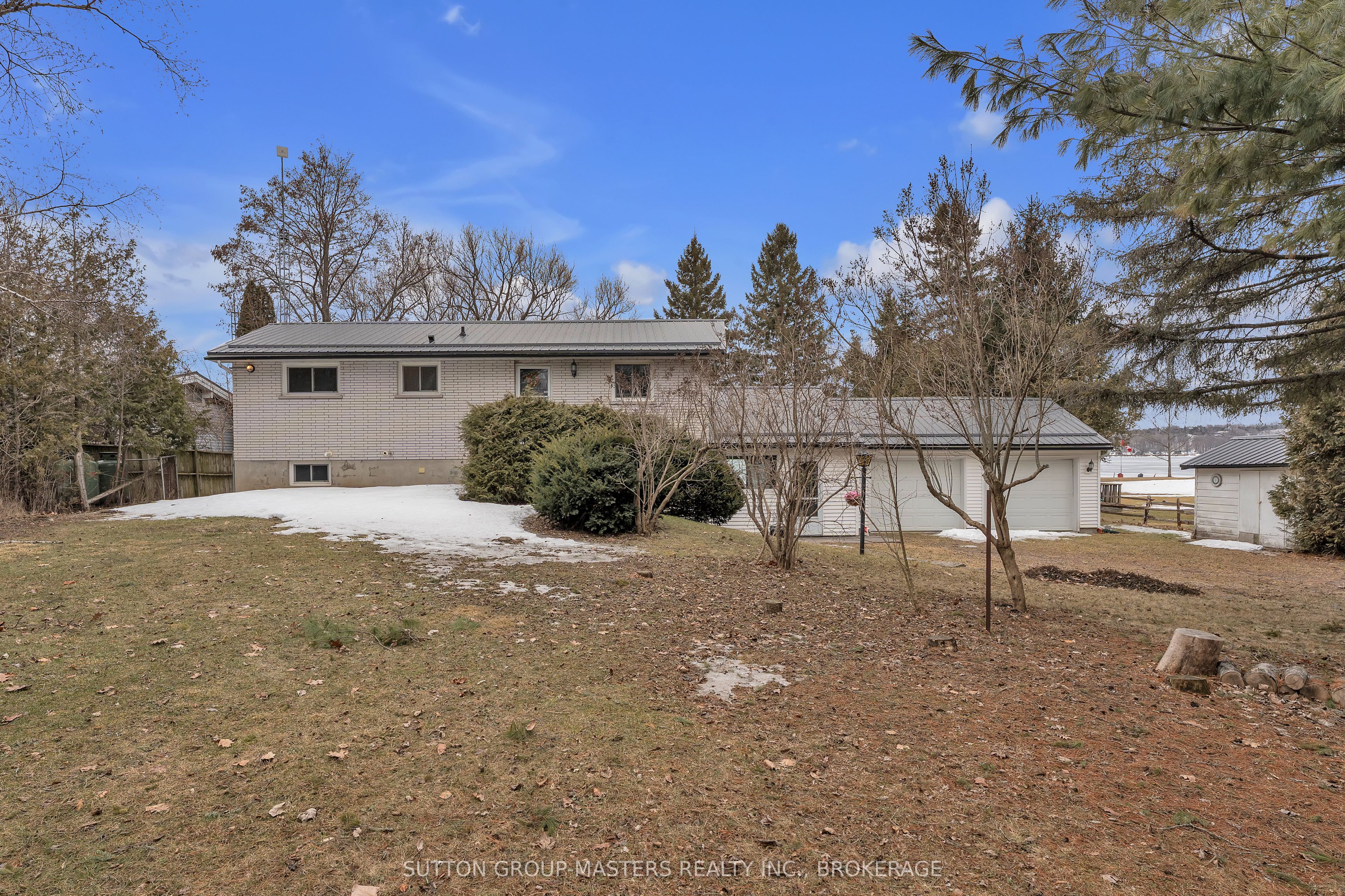 10954 Loyalist Parkway Property Photo 3