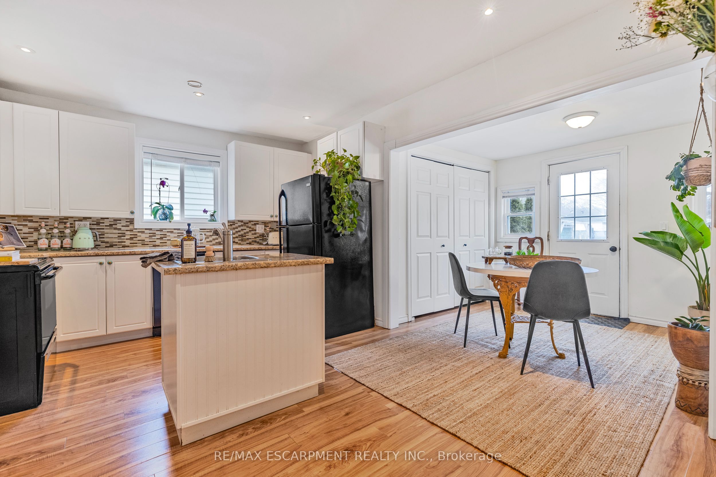 37 East 23rd Street Property Photo 8