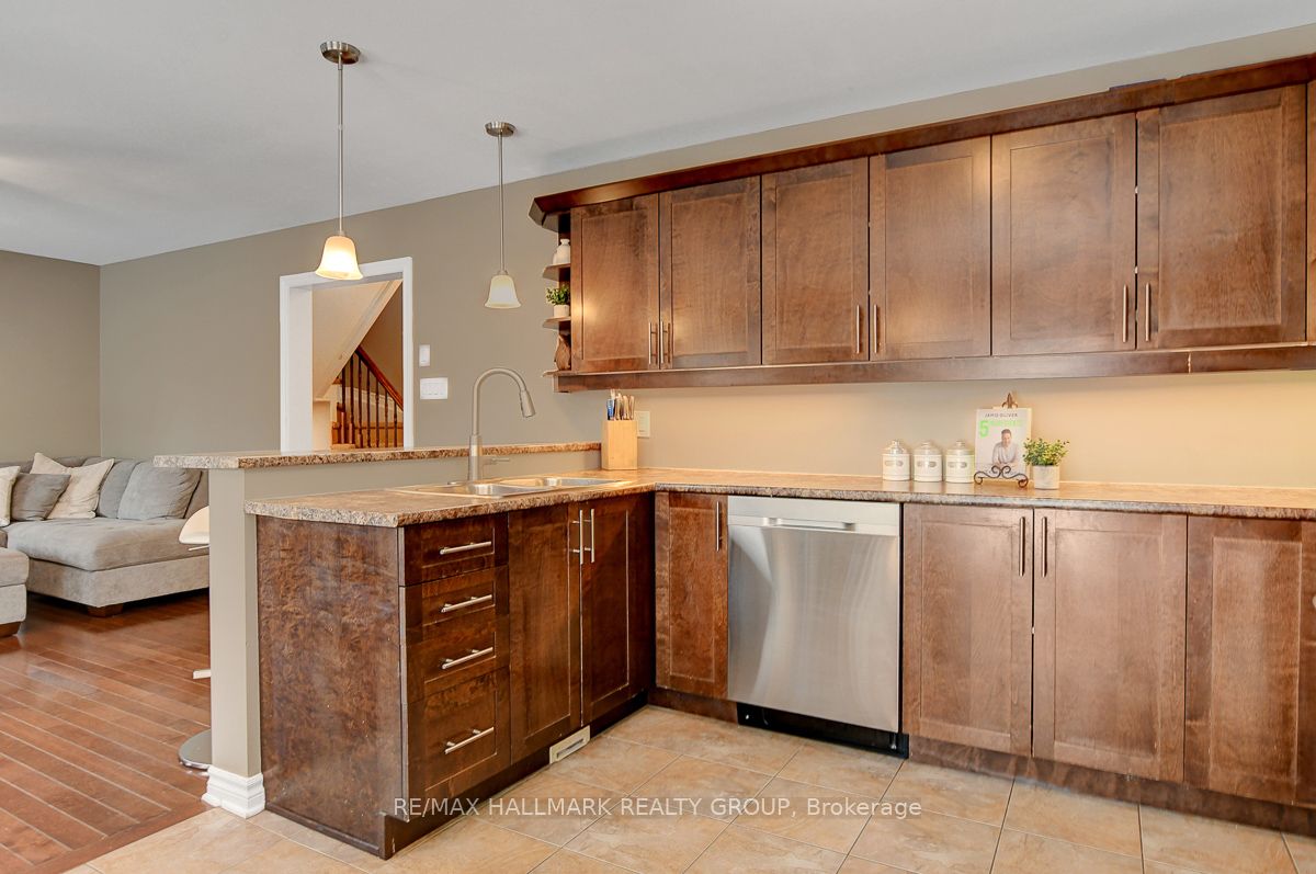 2402 Regatta Avenue Property Photo 16