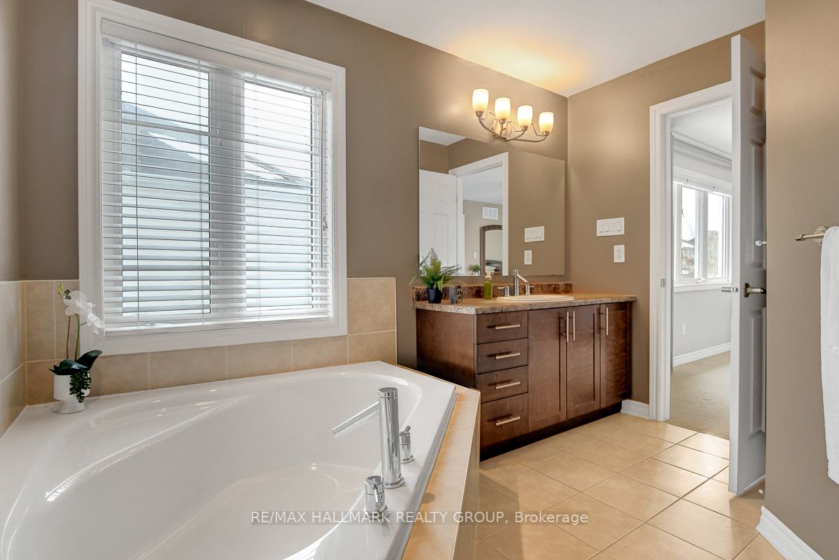 2402 Regatta Avenue Property Photo 24