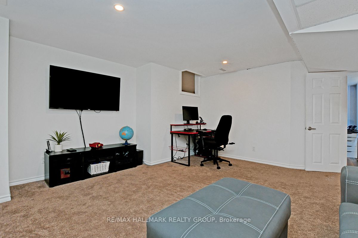 2402 Regatta Avenue Property Photo 35