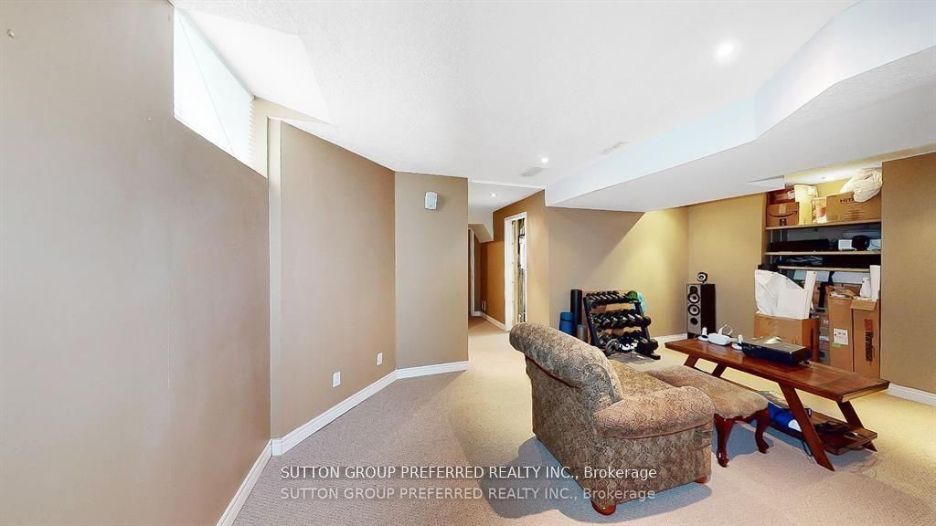 140 Rossmore Court Property Photo 12