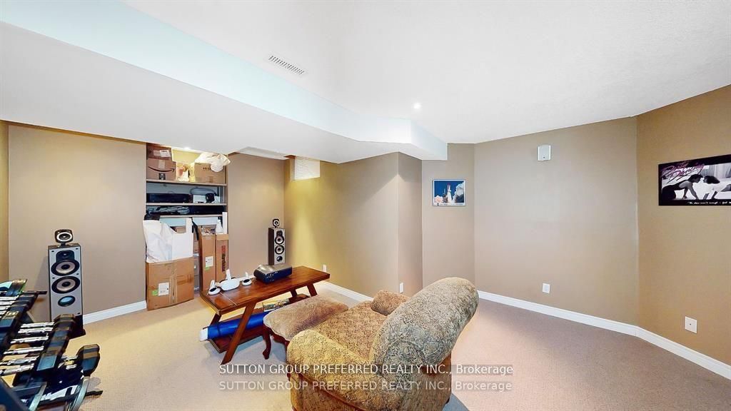 140 Rossmore Court Property Photo 13