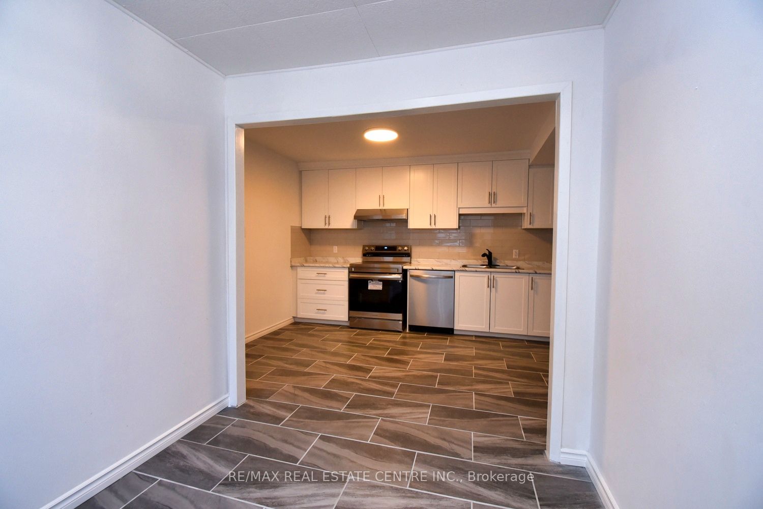 14 Graham Avenue Property Photo 4