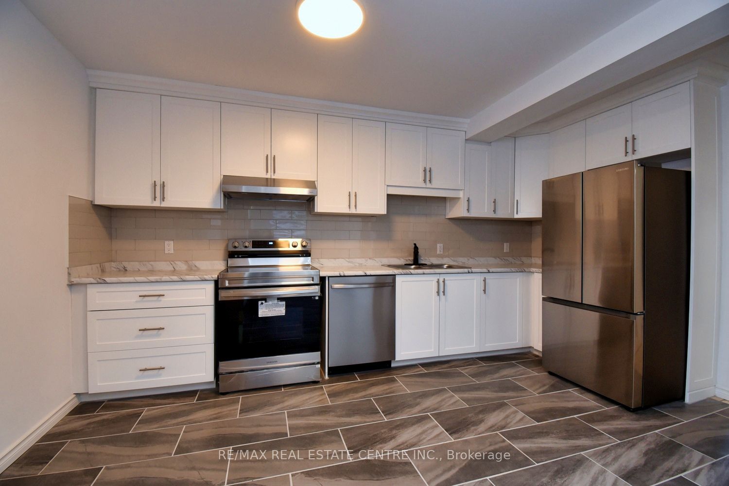 14 Graham Avenue Property Photo 6